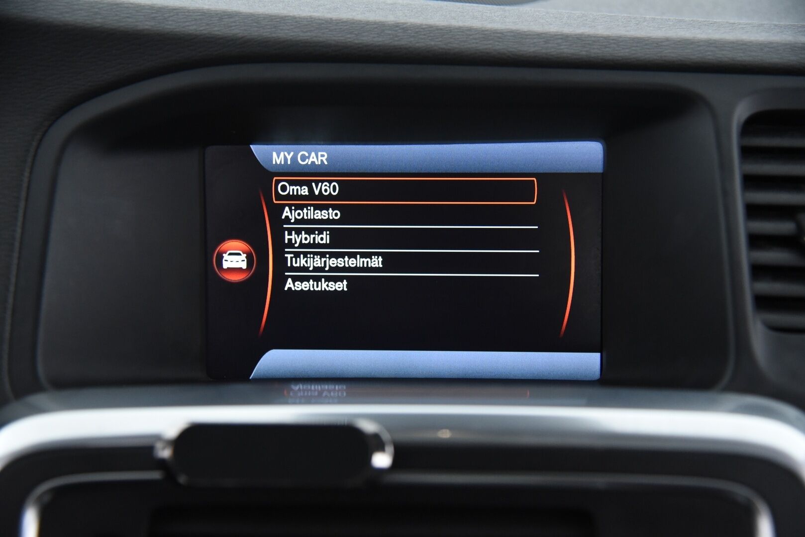 Volvo V60 2014 D6 AWD Summum+ plug in hybrid aut - Adapt. Vak. / Vetokoukku / Blis / Premium Sound / Pa-lämmitin