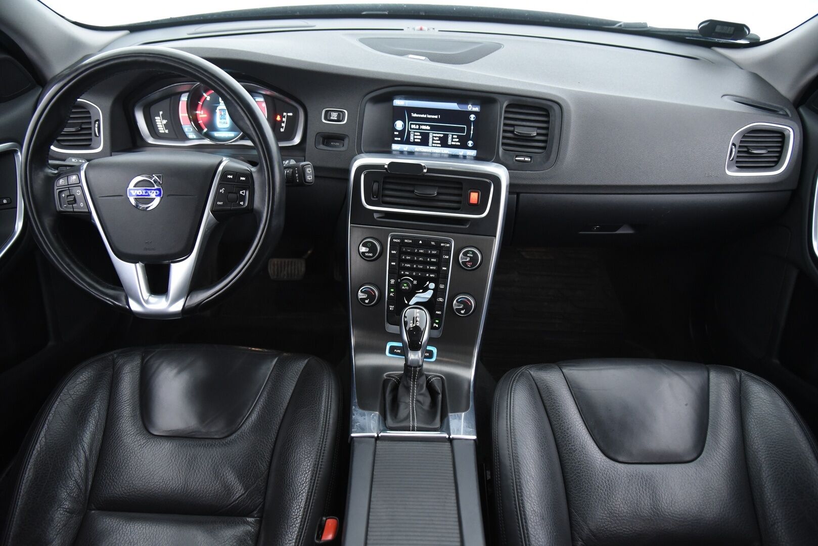 Volvo V60 2014 D6 AWD Summum+ plug in hybrid aut - Adapt. Vak. / Vetokoukku / Blis / Premium Sound / Pa-lämmitin