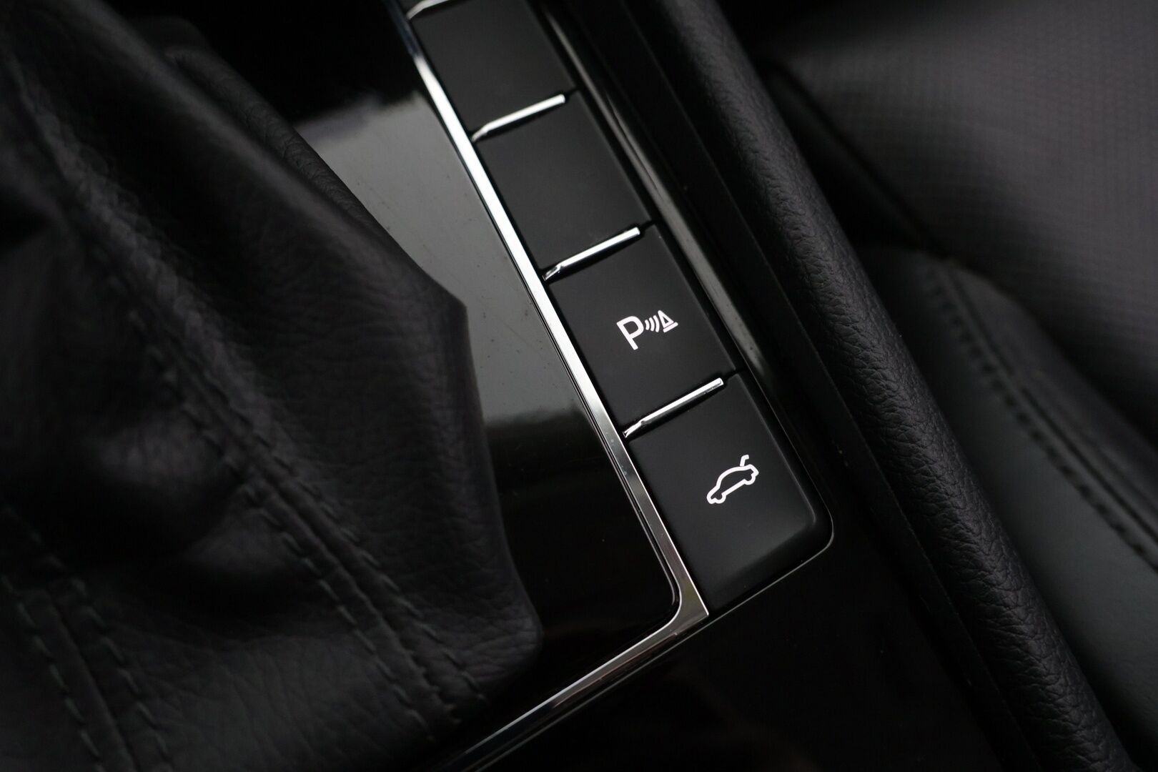 Skoda Superb 2018 Combi 2,0 TDI 190 4x4 L&K DSG Autom. - ACC | Ilmastoidut muistinahat | Canton | Webasto | Koukku | P-kamera