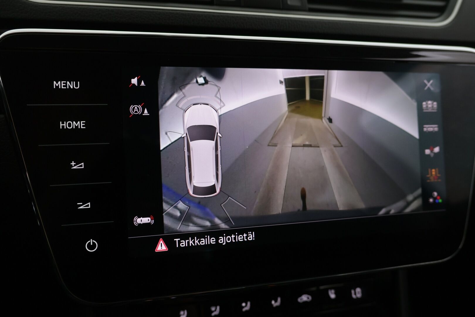 Skoda Superb 2018 Combi 2,0 TDI 190 4x4 L&K DSG Autom. - ACC | Ilmastoidut muistinahat | Canton | Webasto | Koukku | P-kamera