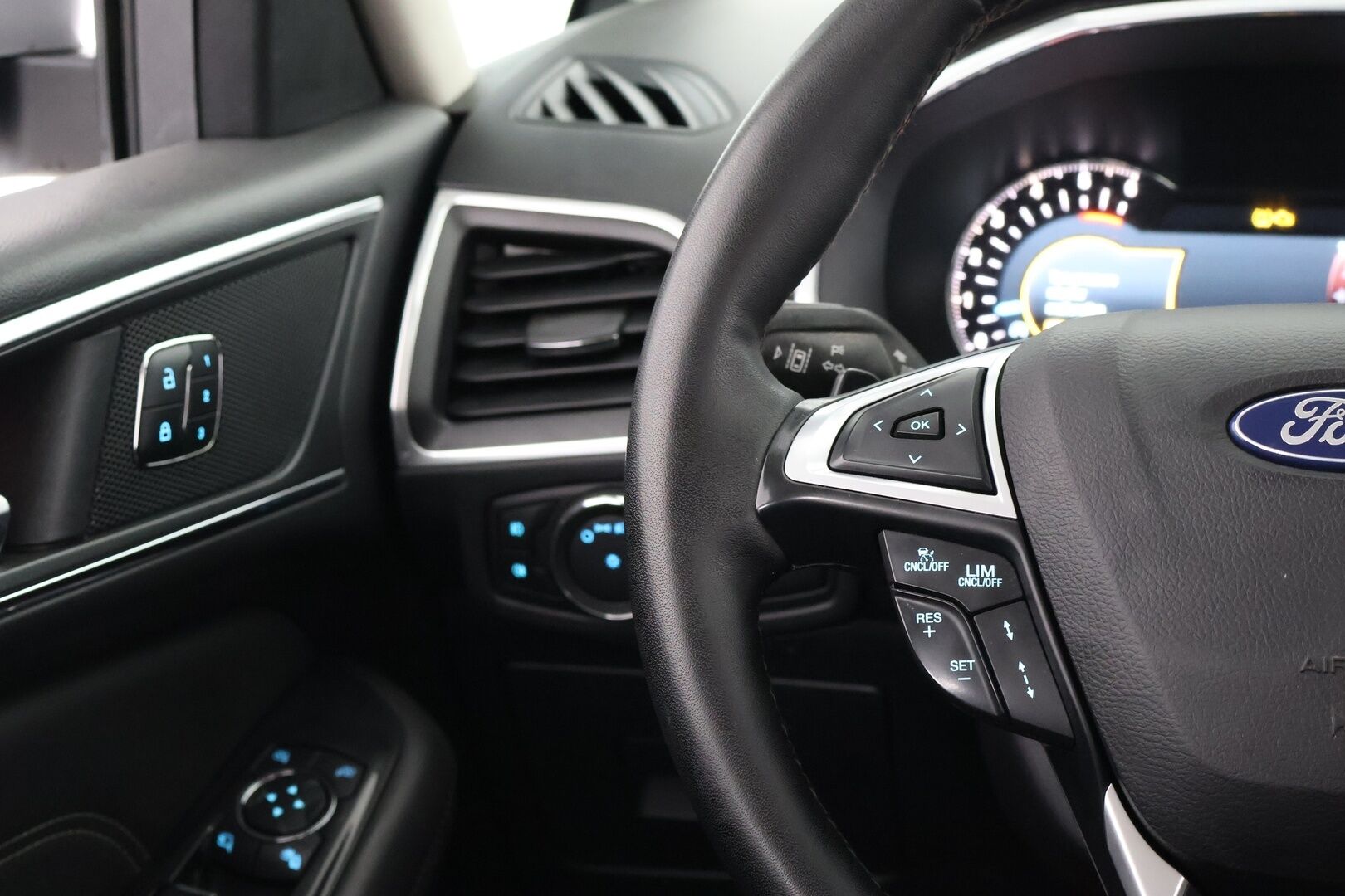 Ford Galaxy 2016 2,0 TDCi 180hv PowerShift Titanium Business AWD 5-ovinen - YritysOutlet - Myydään vain yrityksille - 7-paikkainen | Adapt. vakkari | P.kamera | Muistipenkki