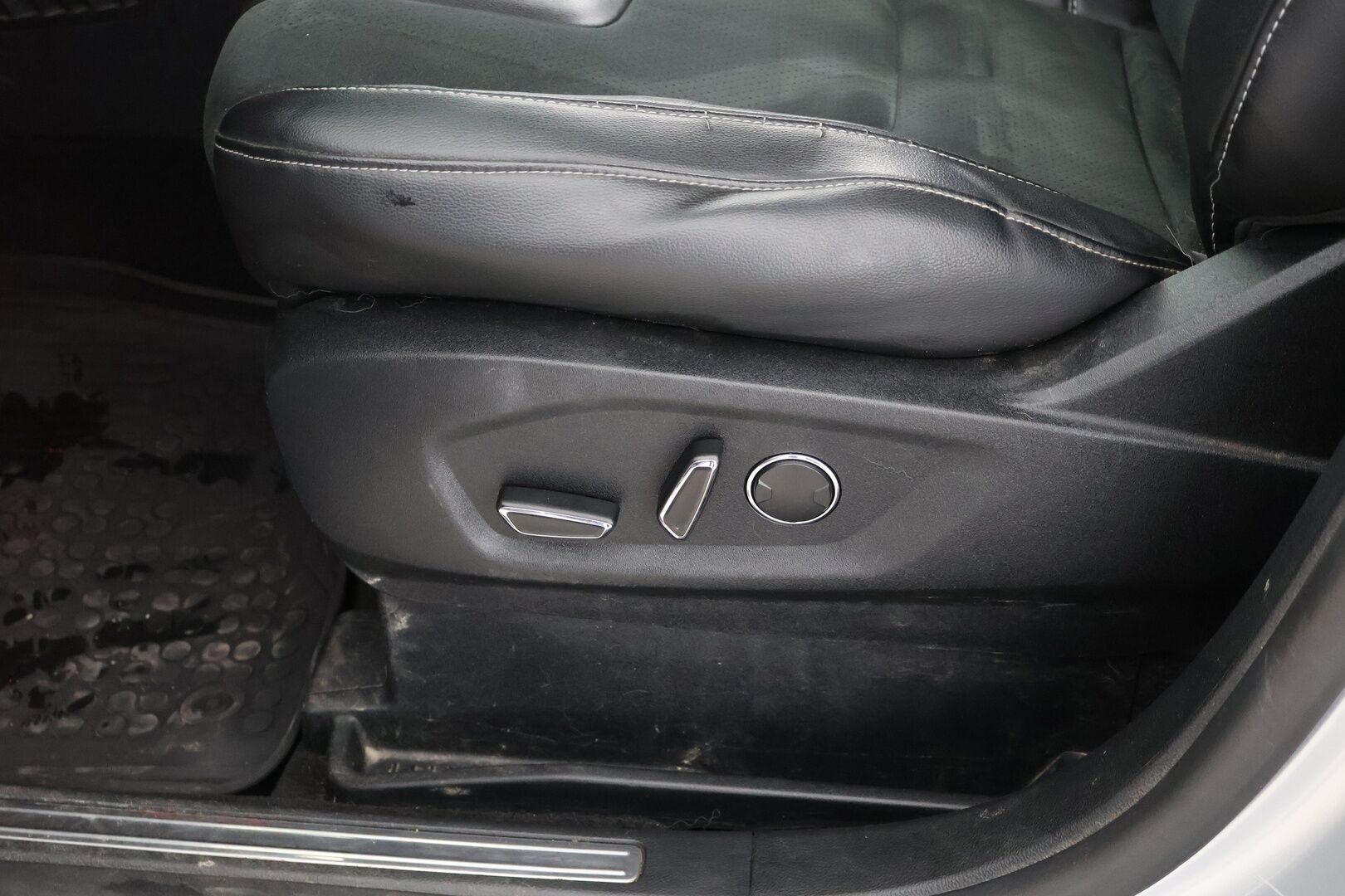 Ford Galaxy 2016 2,0 TDCi 180hv PowerShift Titanium Business AWD 5-ovinen - YritysOutlet - Myydään vain yrityksille - 7-paikkainen | Adapt. vakkari | P.kamera | Muistipenkki