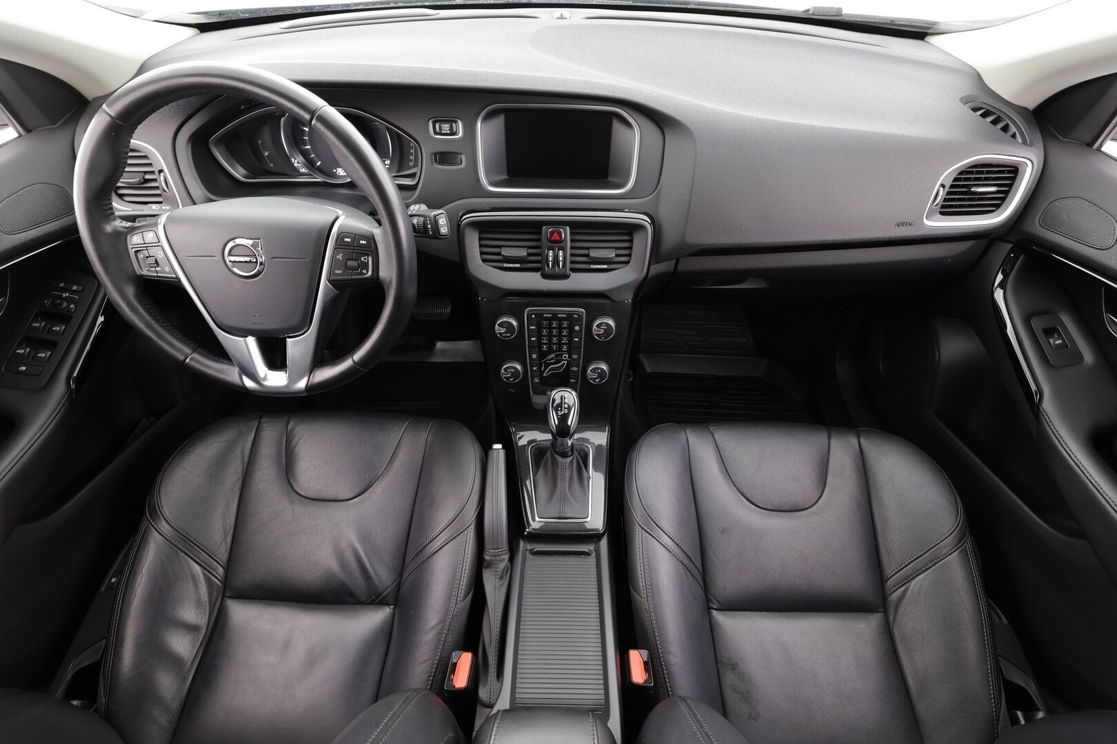 Volvo V40 2019 T2 Business Dynamic Edition aut * Webasto / ACC / Full-LED / P.Tutkat / Muistipenkki / Kaistavahti / Navi / Keyless * - Suomi-auto / Kahdet renkaat aluvanteilla - HULLUT AVAJAISHULINAT KORKOTARJOUS 3,29 %