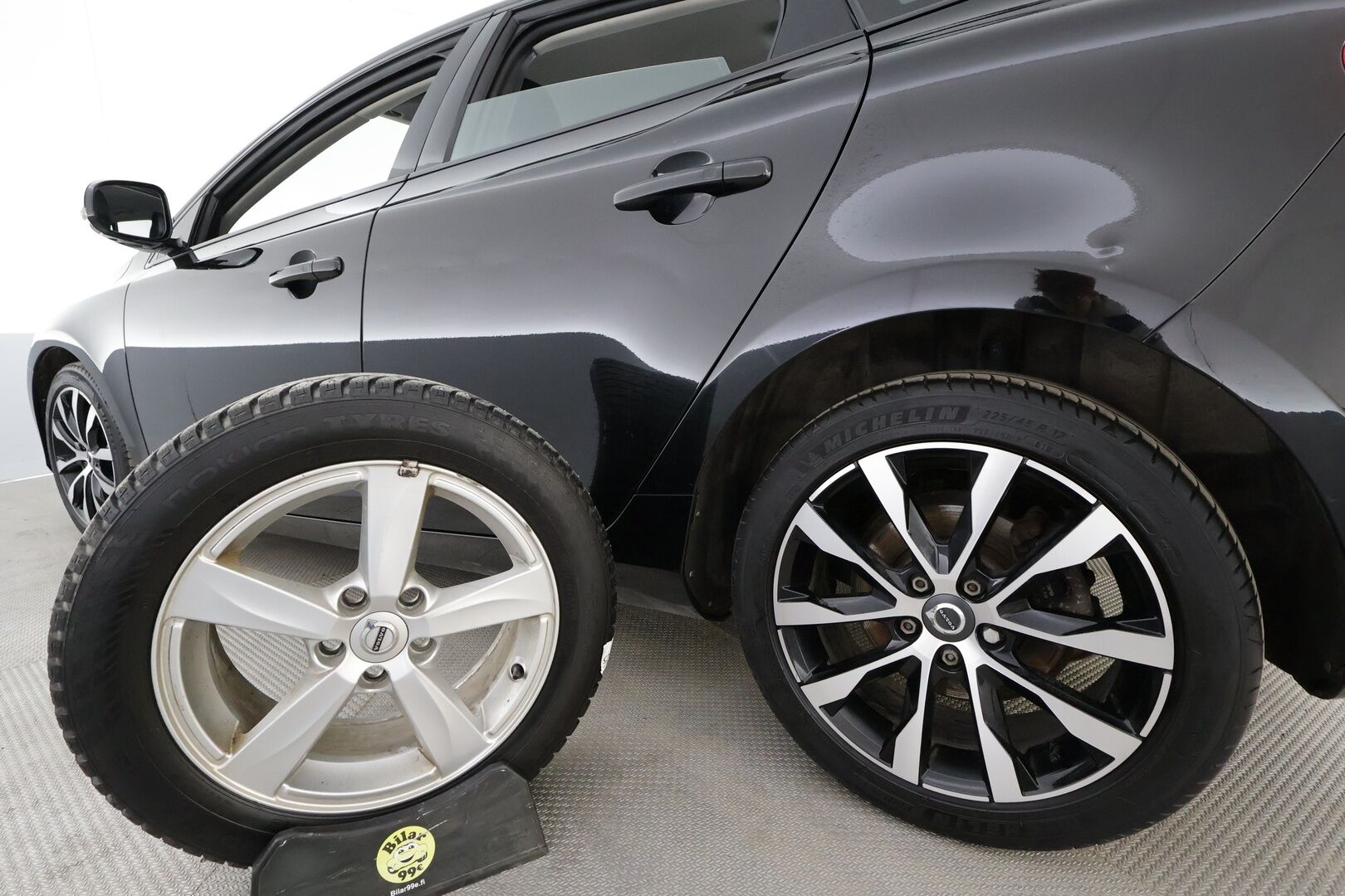 Volvo V40 2019 T2 Business Dynamic Edition aut * Webasto / ACC / Full-LED / P.Tutkat / Muistipenkki / Kaistavahti / Navi / Keyless * - Suomi-auto / Kahdet renkaat aluvanteilla - HULLUT AVAJAISHULINAT KORKOTARJOUS 3,29 %