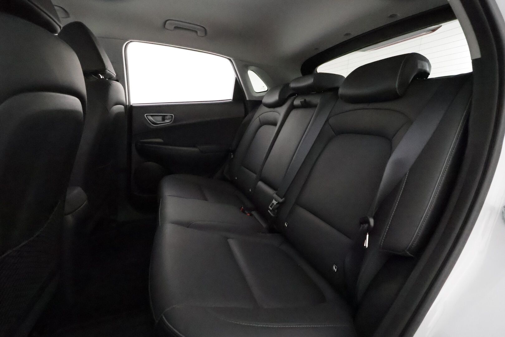 Hyundai KONA 2019 electric 204 hv Style **HUD / Adapt.Vakkari / KRELL / LED-valot / P.kamera / Ilmastoidut nahat /  Navi / Keyless** - Suomi-auto 