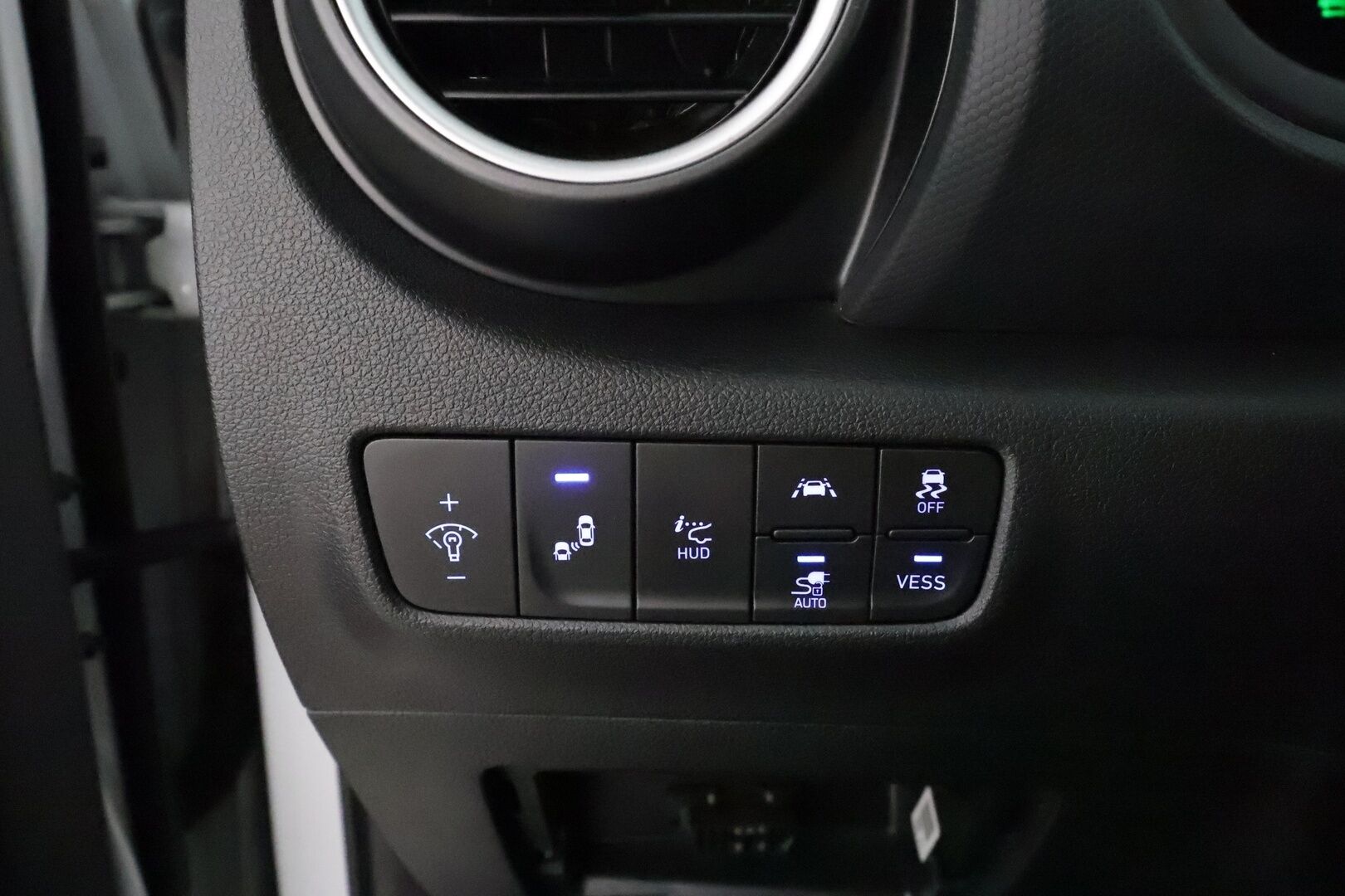 Hyundai KONA 2019 electric 204 hv Style **HUD / Adapt.Vakkari / KRELL / LED-valot / P.kamera / Ilmastoidut nahat /  Navi / Keyless** - Akku kuntotarkastettu / Suomi-auto 