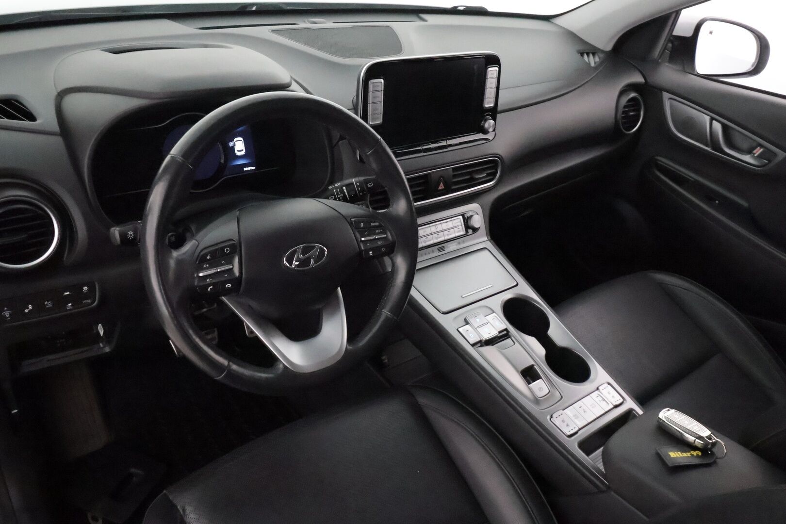 Hyundai KONA 2019 electric 204 hv Style **HUD / Adapt.Vakkari / KRELL / LED-valot / P.kamera / Ilmastoidut nahat /  Navi / Keyless** - Suomi-auto 