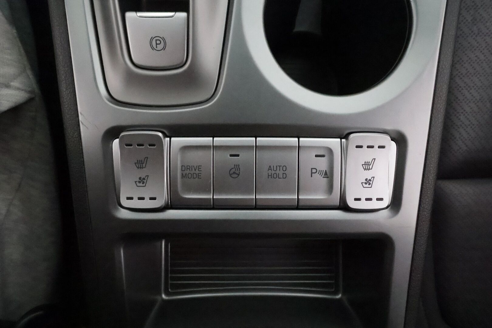 Hyundai KONA 2019 electric 204 hv Style **HUD / Adapt.Vakkari / KRELL / LED-valot / P.kamera / Ilmastoidut nahat /  Navi / Keyless** - Suomi-auto 