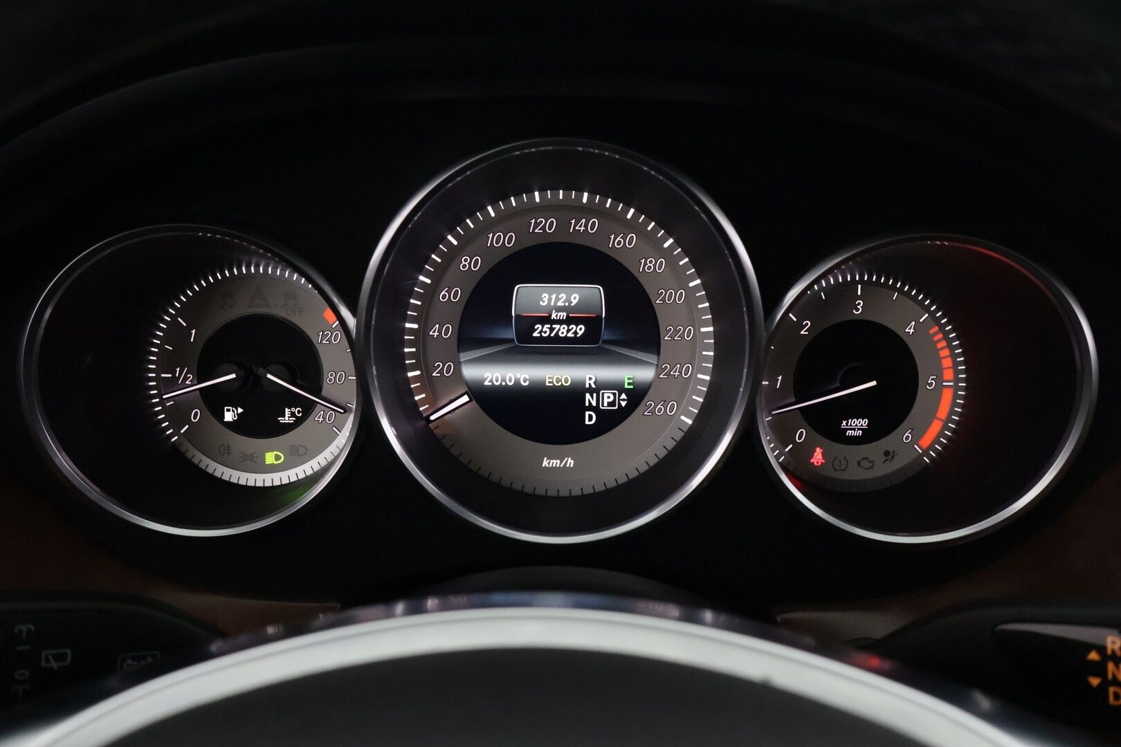 Mercedes-Benz CLS 2013 350 CDI 4MATIC AMG *Webasto / Koukku / Vakkari / Muistipenkit / Ortopedi / ILS / Navi / Sähkökontti!* - *Tässä legendaarinen CLS 350 CDI AMG paketilla!*