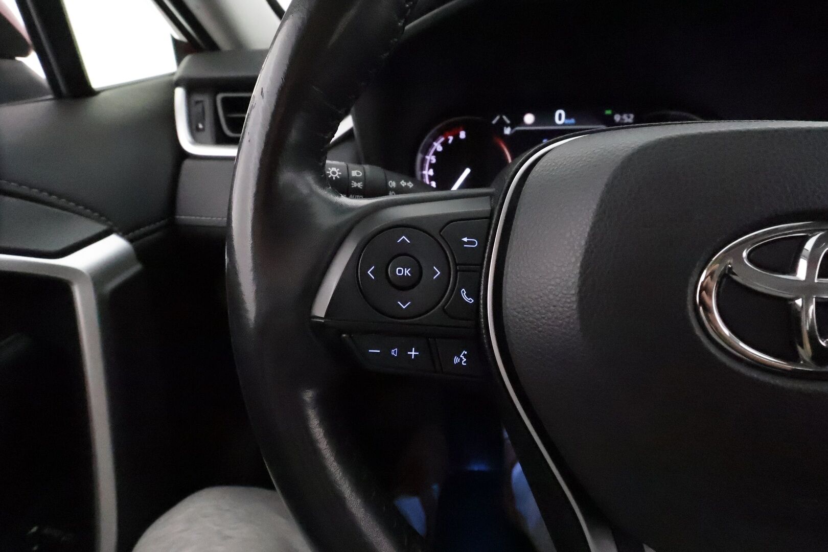 Toyota RAV4 2019 2,0 VVT-iE Business Multidrive S **ACC / LED-valot / P.Kamera / Navi / Kaistavahti / Sisätilanlämmitin / KeylessGO** - Suomi-auto / Kahdet Renkaat / Merkkihuollettu!
