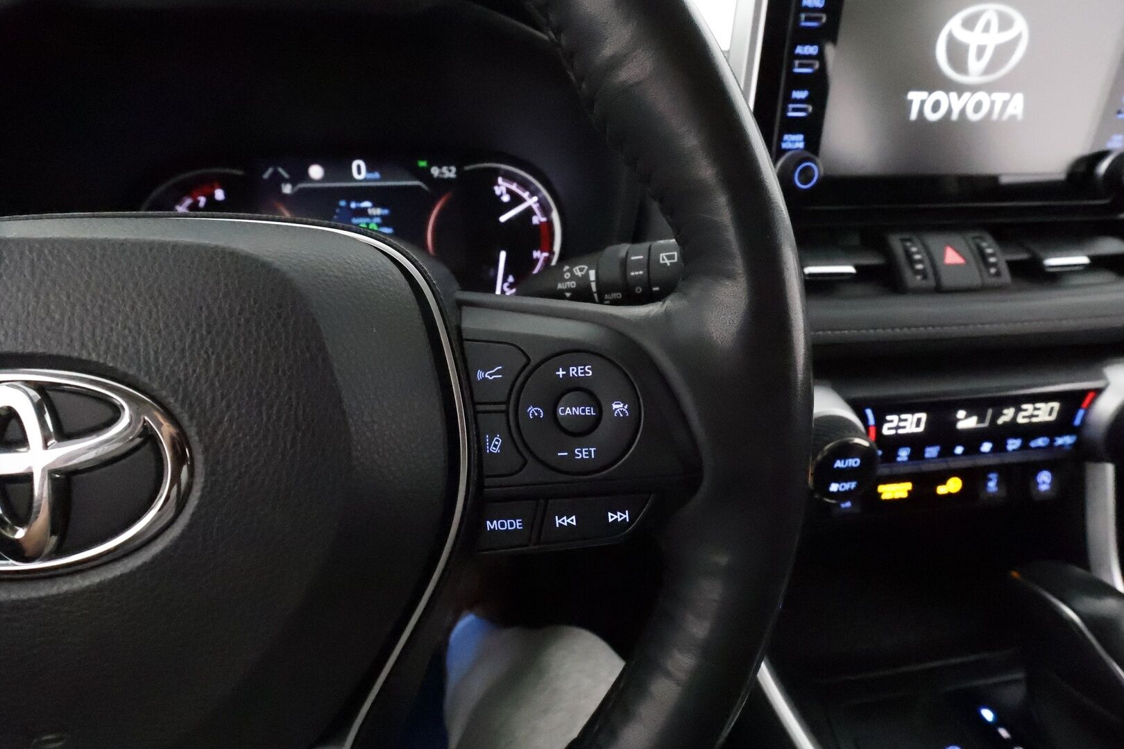 Toyota RAV4 2019 2,0 VVT-iE Business Multidrive S **ACC / LED-valot / P.Kamera / Navi / Kaistavahti / Sisätilanlämmitin / KeylessGO** - Suomi-auto / Kahdet Renkaat / Merkkihuollettu!