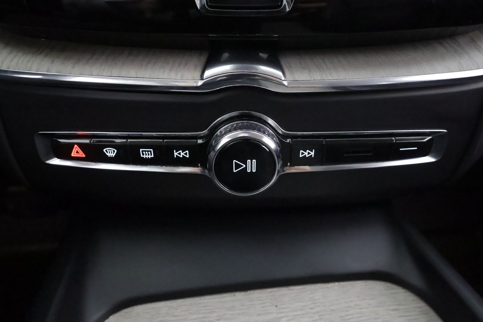 Volvo XC60 2019 D4 AWD Business Inscription aut * Webasto / Koukku / ACC / Full-LED / P.Kamera / Sportpenkki Muistilla / Navi * - Suomi-auto / Kahdet renkaat