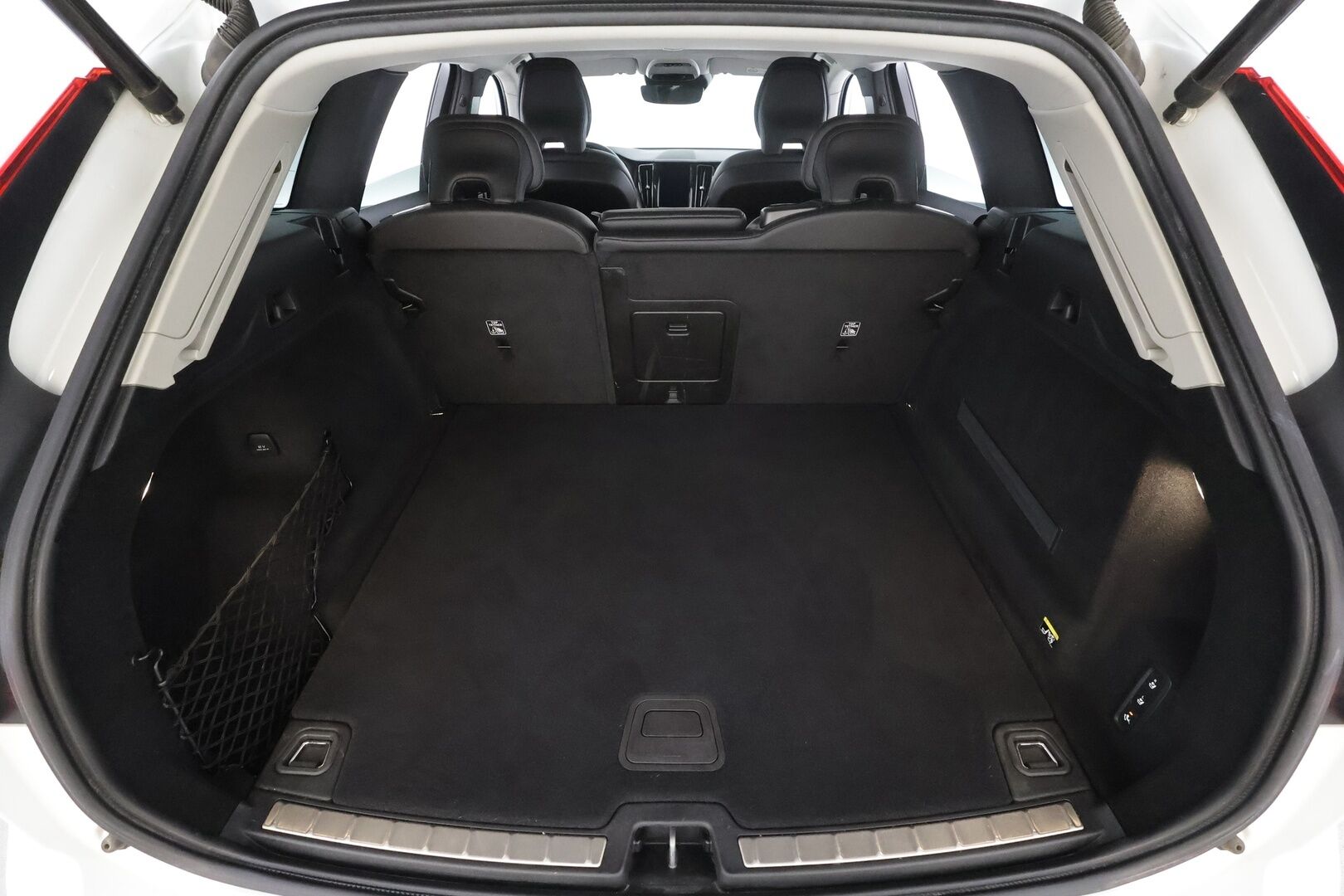 Volvo XC60 2019 D4 AWD Business Inscription aut * Webasto / Koukku / ACC / Full-LED / P.Kamera / Sportpenkki Muistilla / Navi * - Suomi-auto / Kahdet renkaat