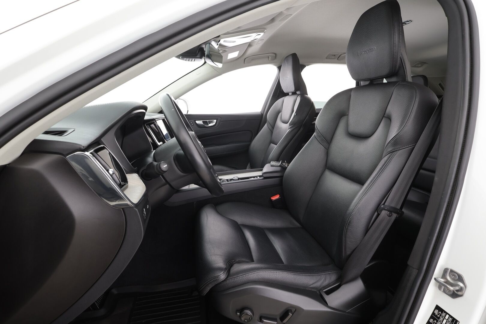 Volvo XC60 2019 D4 AWD Business Inscription aut * Webasto / Koukku / ACC / Full-LED / P.Kamera / Sportpenkki Muistilla / Navi * - Suomi-auto / Kahdet renkaat