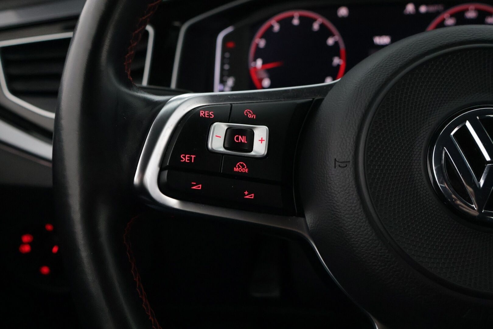 Volkswagen Polo 2019 GTI 2,0 TSI 147 kW (200 hv) // Digimittari / Vakkari / Lohko / Suomi-auto - Näyttävä / Hyvin huollettu / 2x hyvät renkaat*