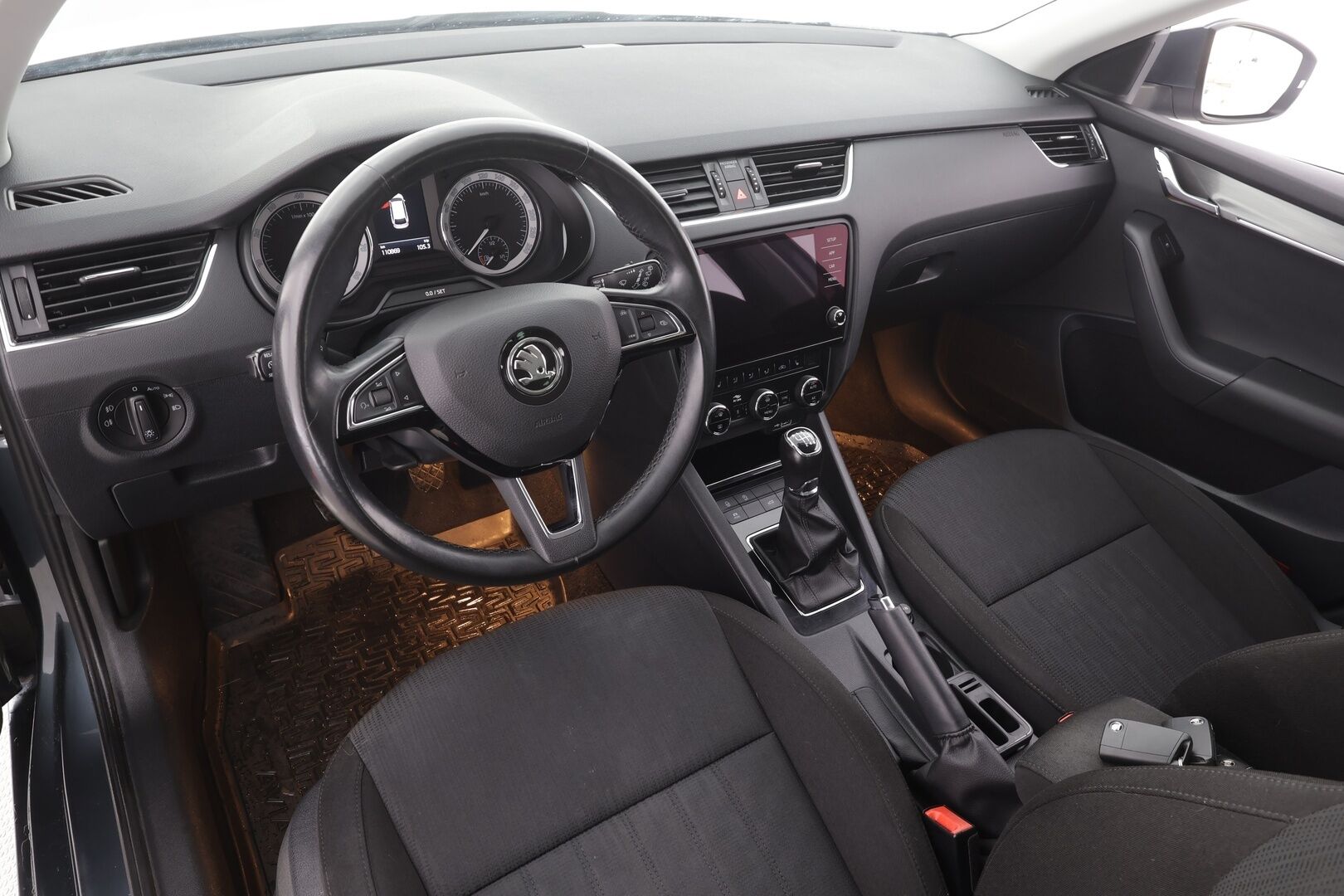 Skoda Octavia 2019 Combi 1,5 TSI Style - | LED | P.Kamera | Webasto | Koukku | Katveavustin | Apple&Android | Vakkari | Ambient-valot | Suomi-auto | Kahdet renkaat |