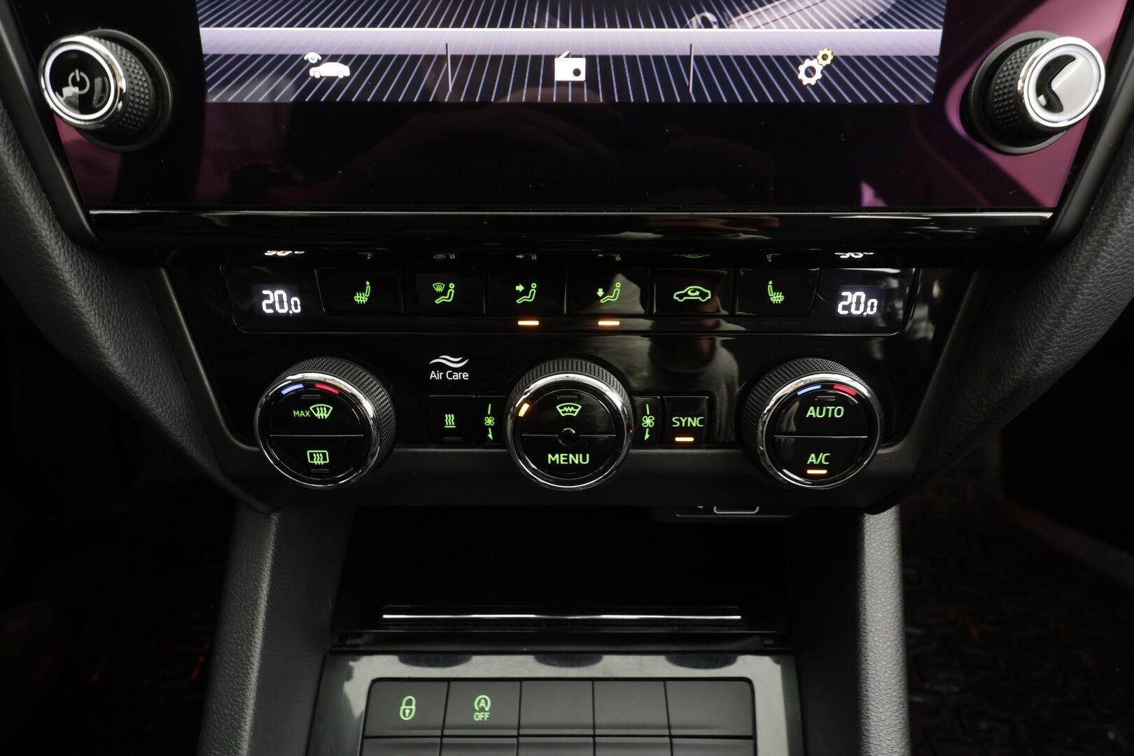 Skoda Octavia 2019 Combi 1,5 TSI Style - | LED | P.Kamera | Webasto | Koukku | Katveavustin | Apple&Android | Vakkari | Ambient-valot | Suomi-auto | Kahdet renkaat |