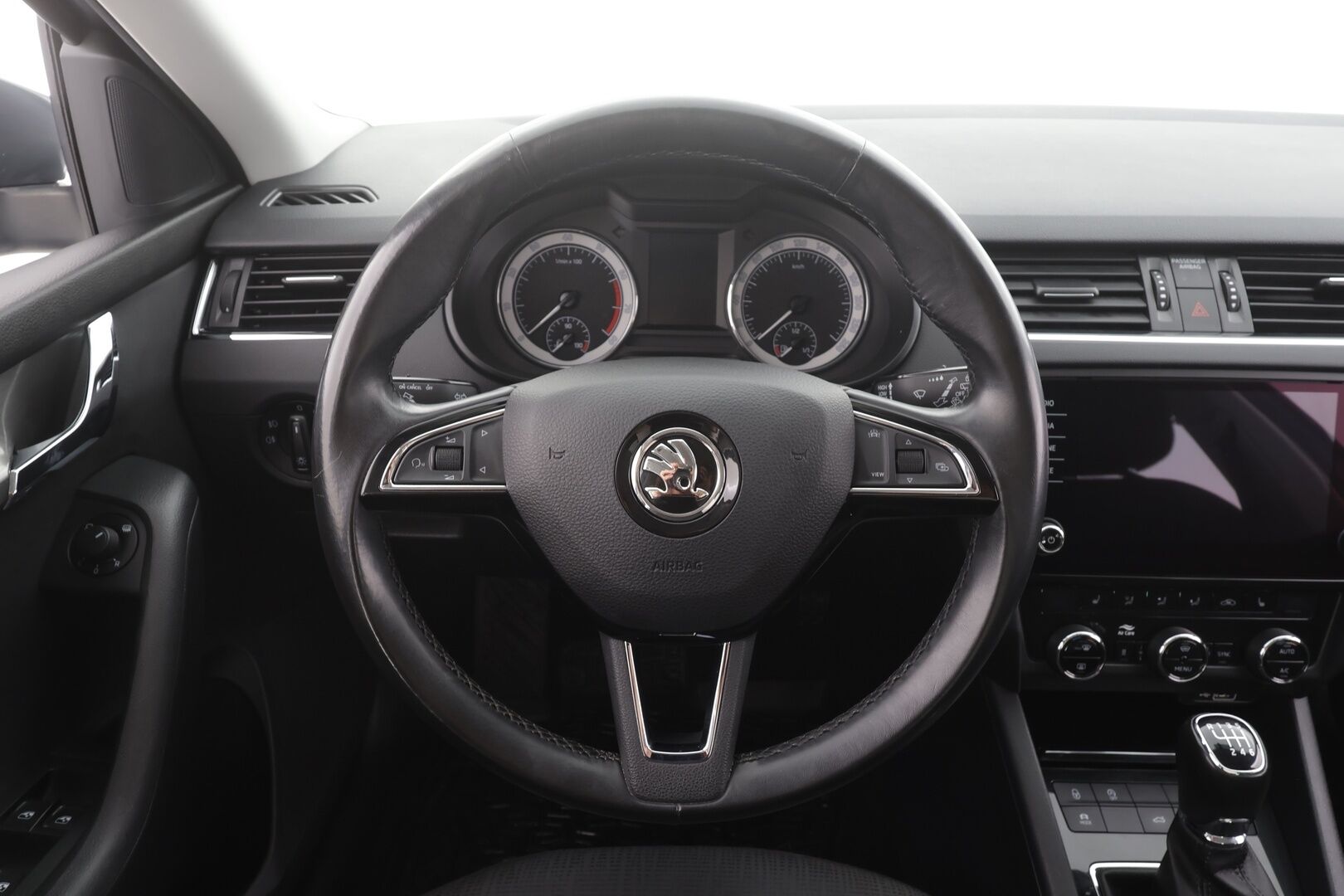 Skoda Octavia 2019 Combi 1,5 TSI Style - | LED | P.Kamera | Webasto | Koukku | Katveavustin | Apple&Android | Vakkari | Ambient-valot | Suomi-auto | Kahdet renkaat |