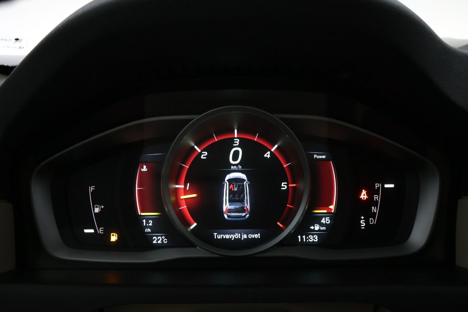 Volvo V70 2016 D4 AWD Summum Edition aut. *ACC / Webasto / BLIS / Digimittari / Muistipenkki / KeyLessGo / Vaaleat nahat / Koukku* - Hyvin huollettu ja varusteltu V70 kaksilla hyvillä renkailla!