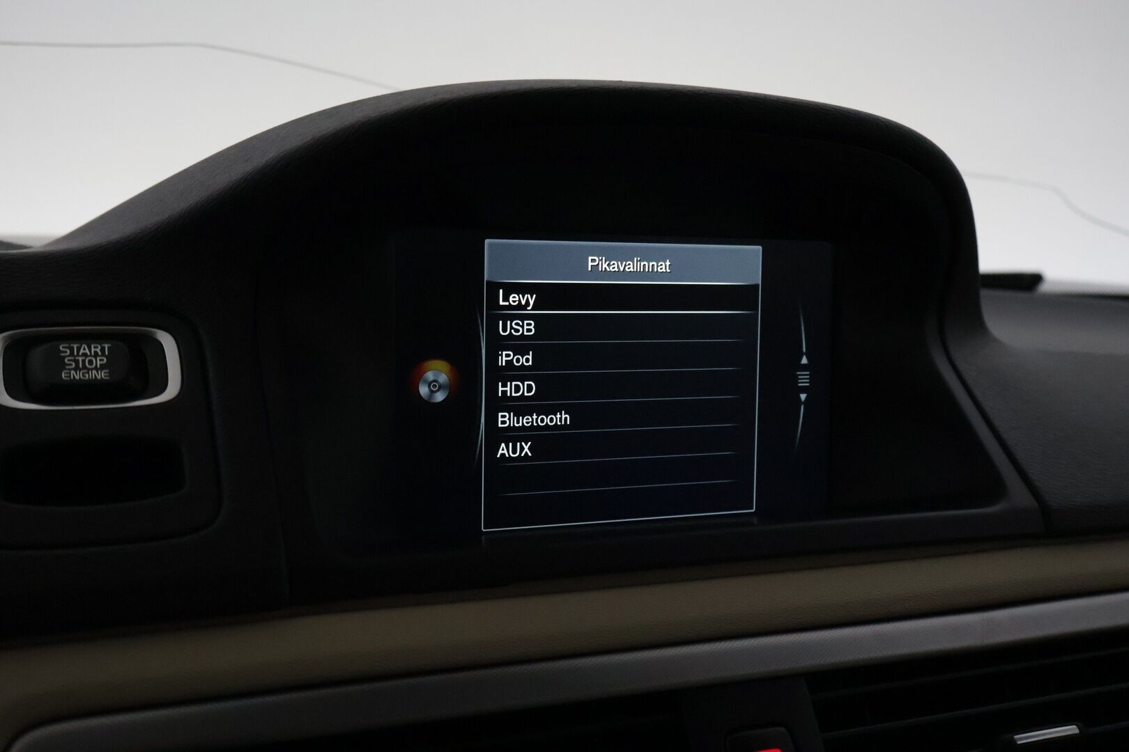 Volvo V70 2016 D4 AWD Summum Edition aut. *ACC / Webasto / BLIS / Digimittari / Muistipenkki / KeyLessGo / Vaaleat nahat / Koukku* - Hyvin huollettu ja varusteltu V70 kaksilla hyvillä renkailla! - HULLUT VÄLIPÄIVÄT KORKOTARJOUS 2,49%