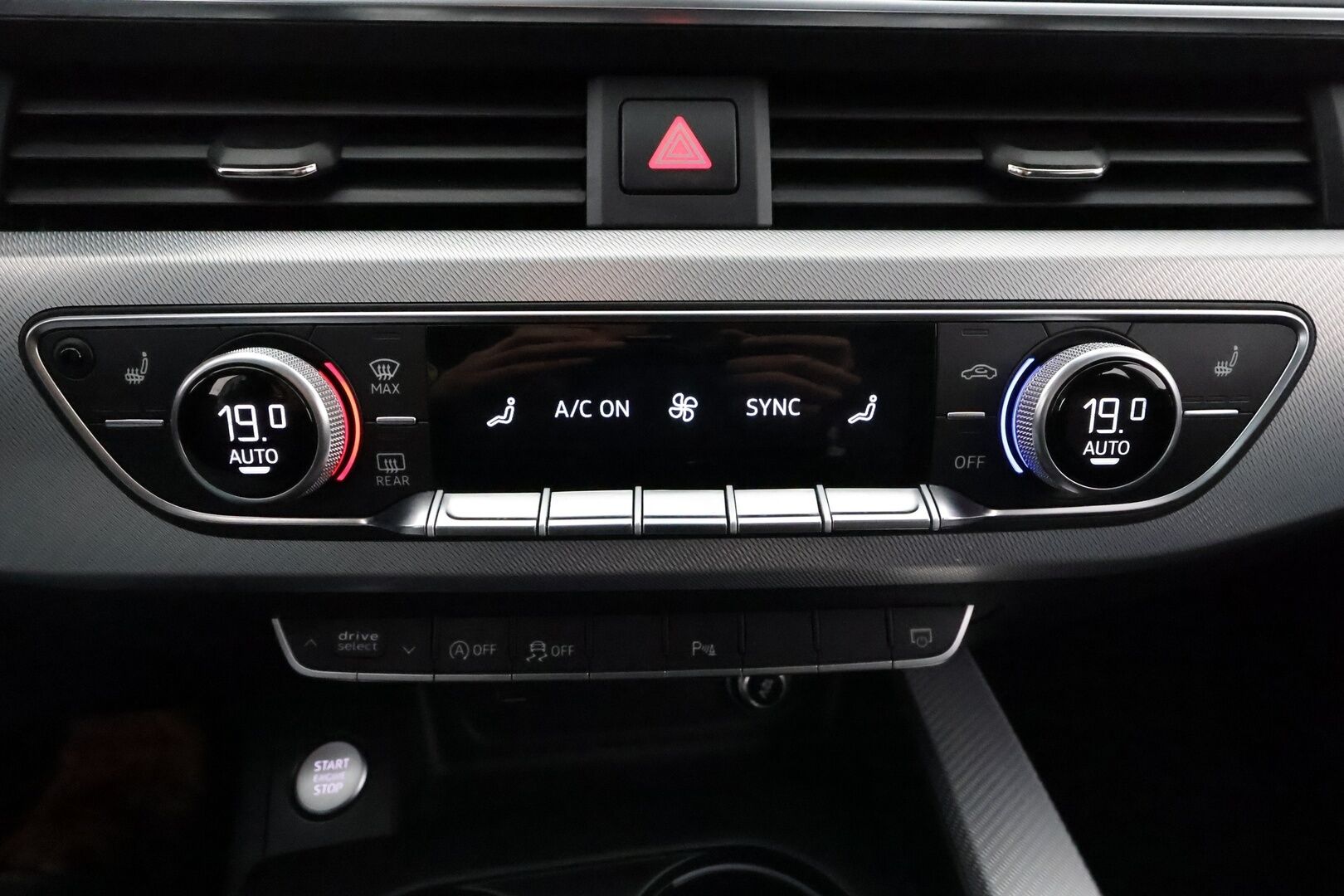 Audi A5 2019 Sportback Business SportComfort Edition 40TDI 140 kW quattro**Webasto / Koukku / Matrix-LED / P.Tutkat / Sporttipenkit** - Apple&Android / 2x Renkaat