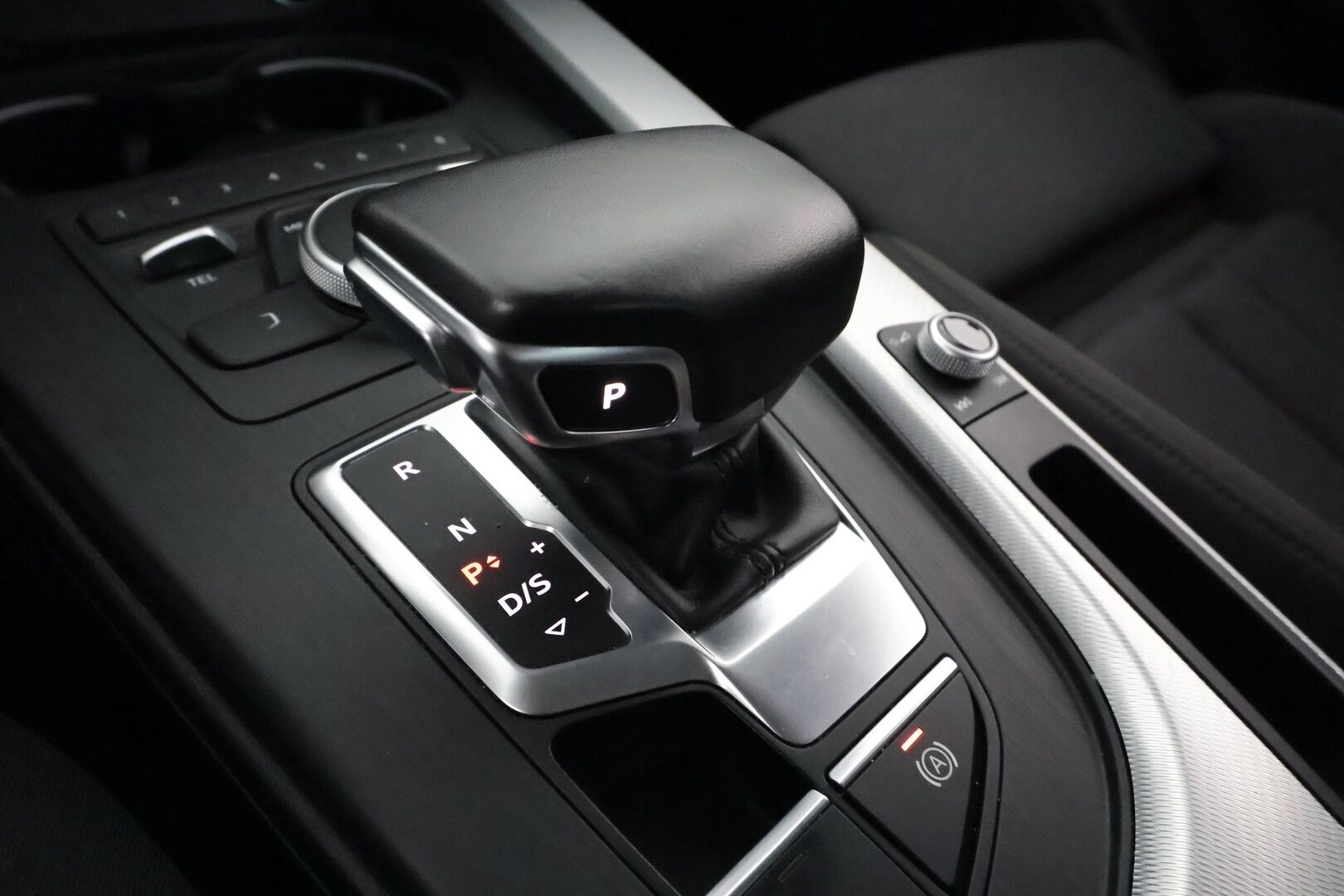 Audi A5 2019 Sportback Business SportComfort Edition 40TDI 140 kW quattro**Webasto / Koukku / Matrix-LED / P.Tutkat / Sporttipenkit** - Apple&Android / 2x Renkaat