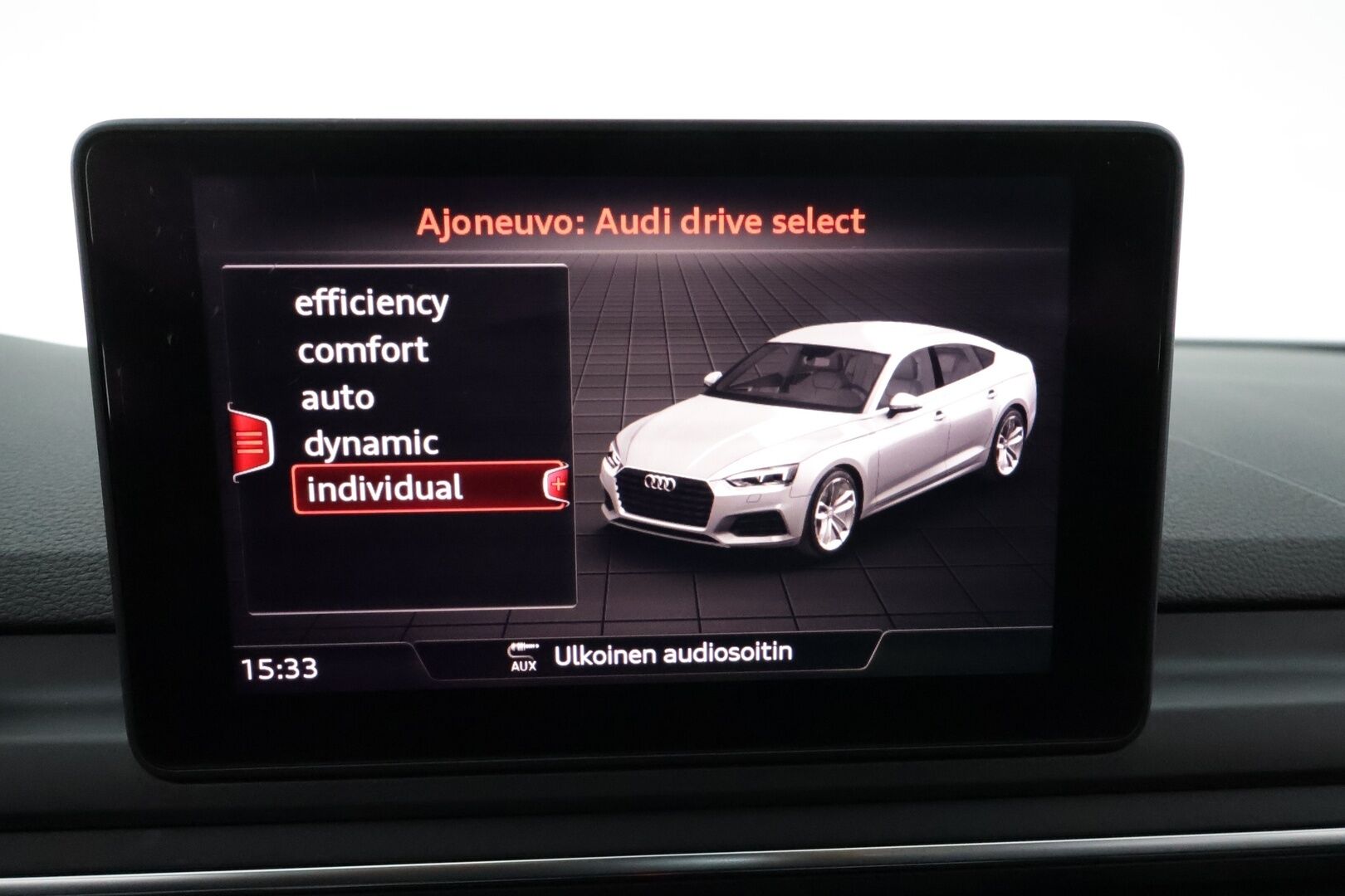 Audi A5 2019 Sportback Business SportComfort Edition 40TDI 140 kW quattro**Webasto / Koukku / Matrix-LED / P.Tutkat / Sporttipenkit** - Apple&Android / 2x Renkaat