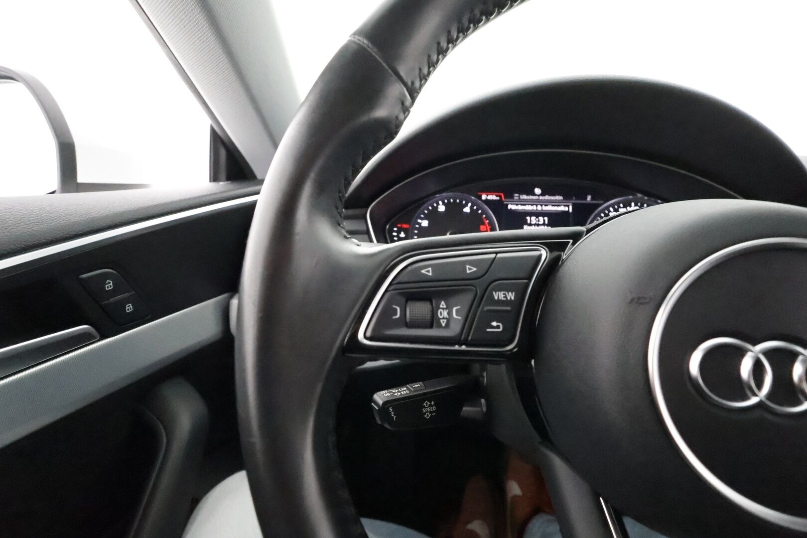 Audi A5 2019 Sportback Business SportComfort Edition 40TDI 140 kW quattro**Webasto / Koukku / Matrix-LED / P.Tutkat / Sporttipenkit** - Apple&Android / 2x Renkaat