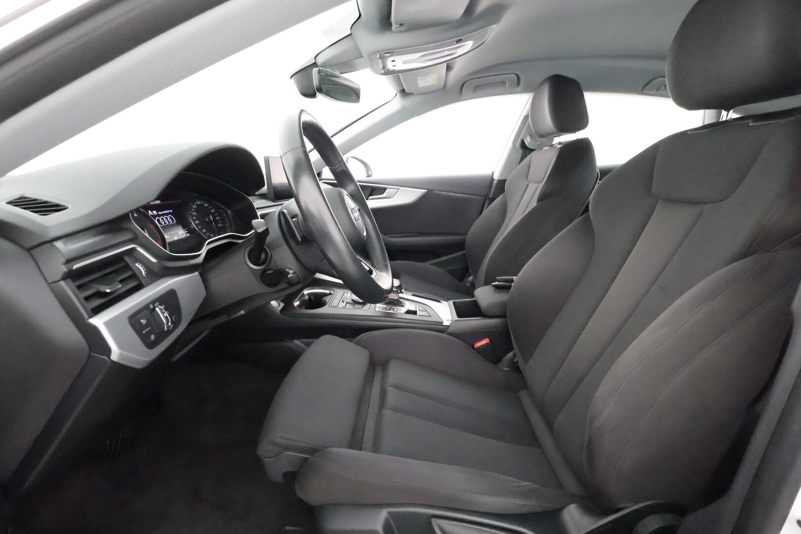 Audi A5 2019 Sportback Business SportComfort Edition 40TDI 140 kW quattro**Webasto / Koukku / Matrix-LED / P.Tutkat / Sporttipenkit** - Apple&Android / 2x Renkaat