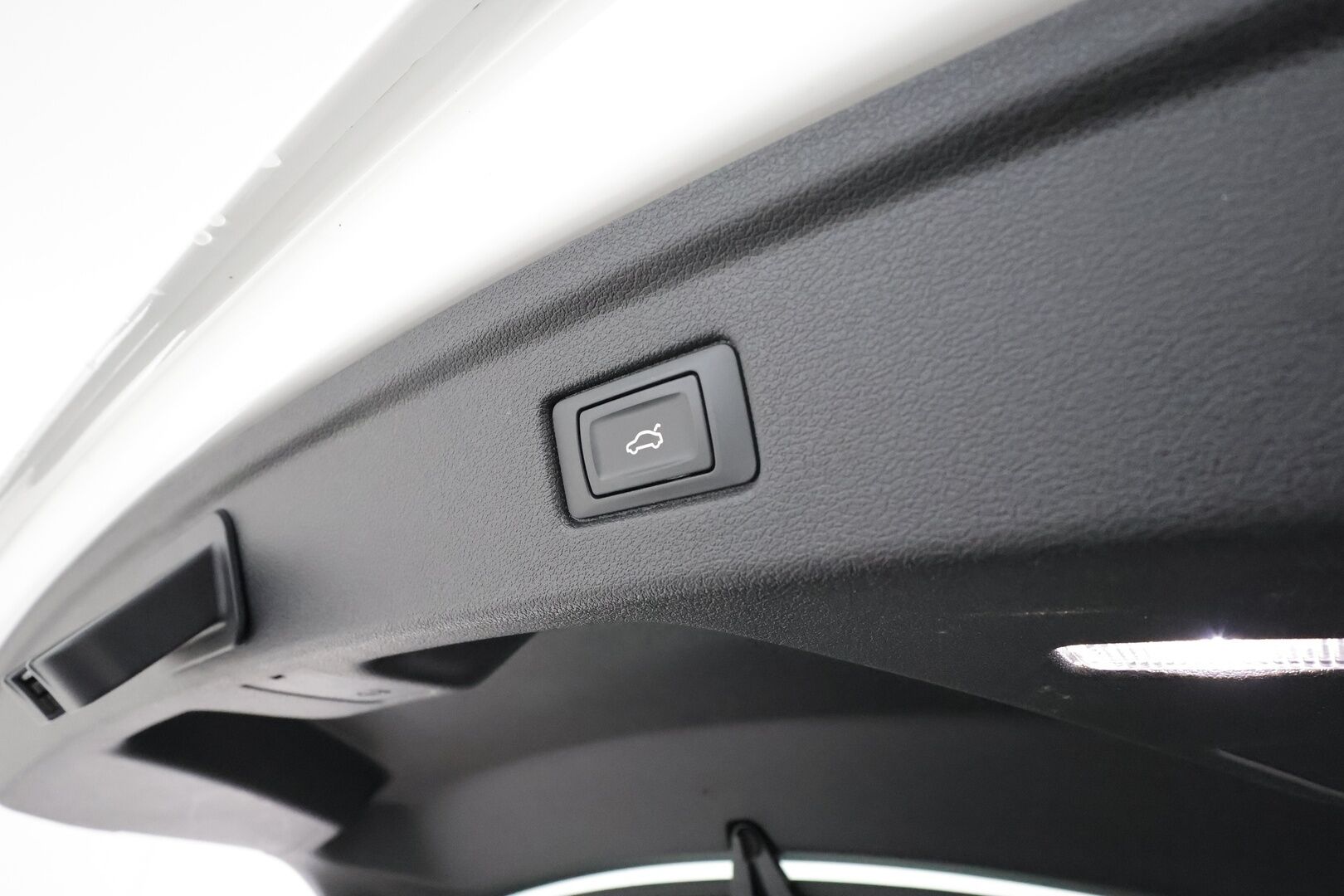 Audi A5 2019 Sportback Business SportComfort Edition 40TDI 140 kW quattro**Webasto / Koukku / Matrix-LED / P.Tutkat / Sporttipenkit** - Apple&Android / 2x Renkaat