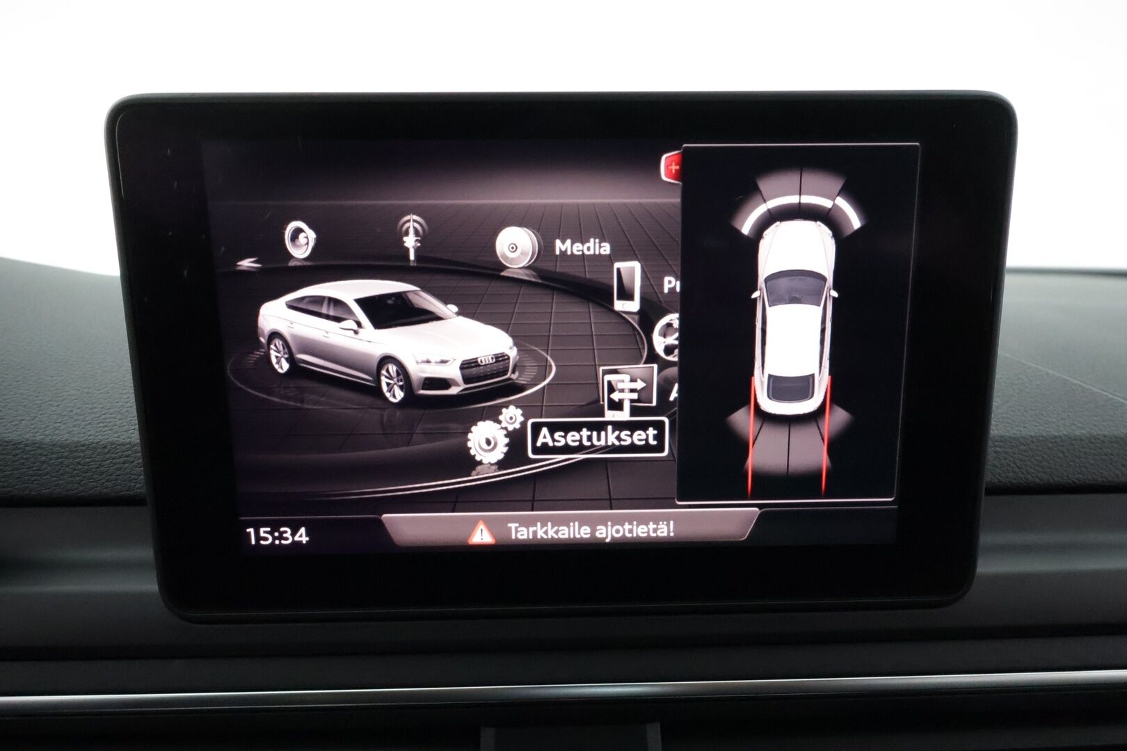 Audi A5 2019 Sportback Business SportComfort Edition 40TDI 140 kW quattro**Webasto / Koukku / Matrix-LED / P.Tutkat / Sporttipenkit** - Apple&Android / 2x Renkaat