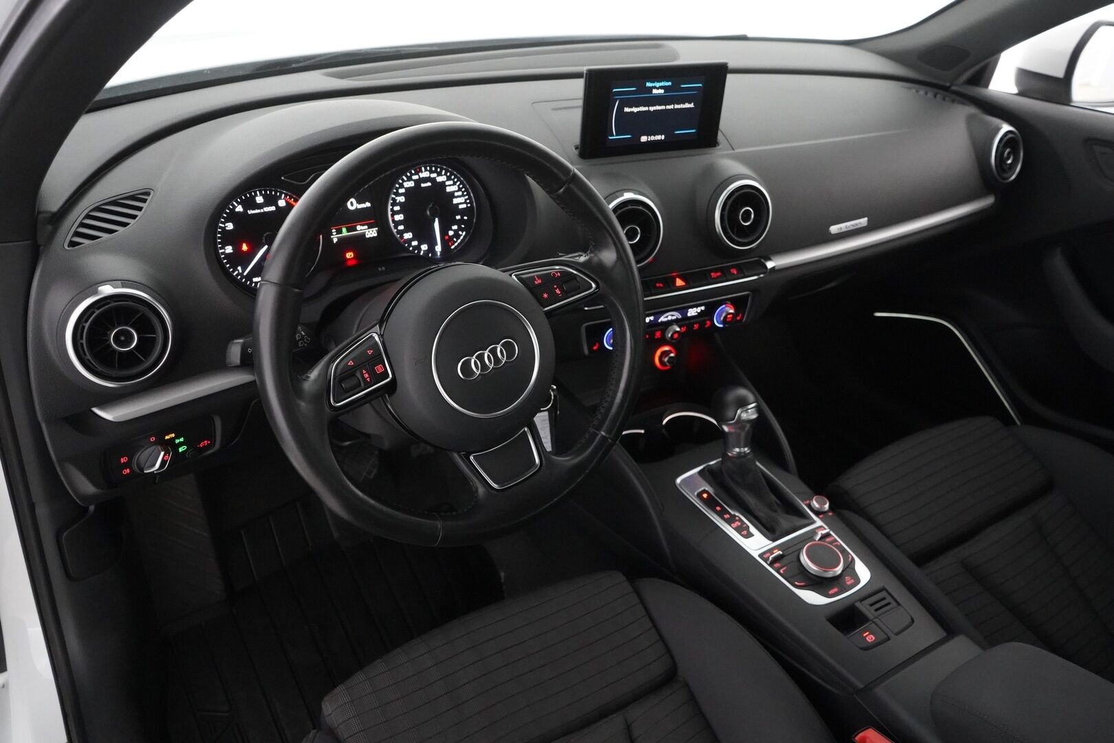 Audi A3 2016 Sportback g-tron 1,4 TFSI CNG 81 kW S tronic - Juuri katsastettu! | Vakkari | Koukku | Sporttipenkit | B&O | Tutkat | Kahdet renkaat aluvantein
