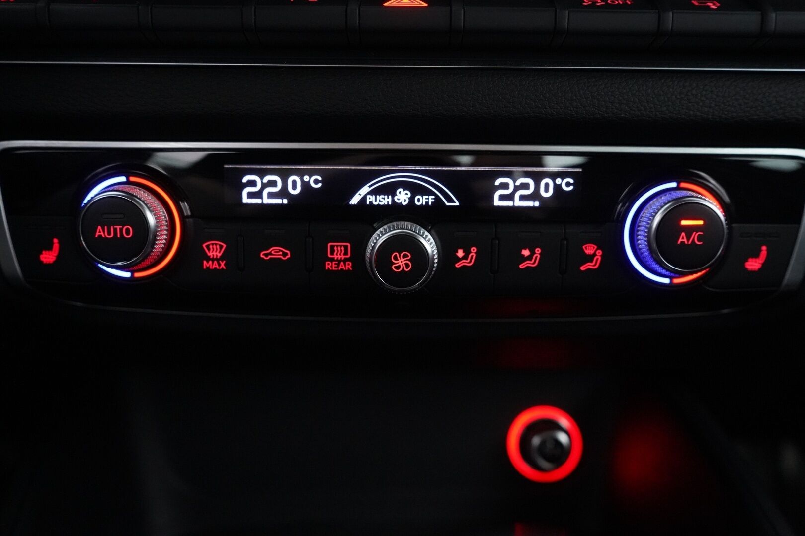 Audi A3 2016 Sportback g-tron 1,4 TFSI CNG 81 kW S tronic - Juuri katsastettu! | Vakkari | Koukku | Sporttipenkit | B&O | Tutkat | Kahdet renkaat aluvantein