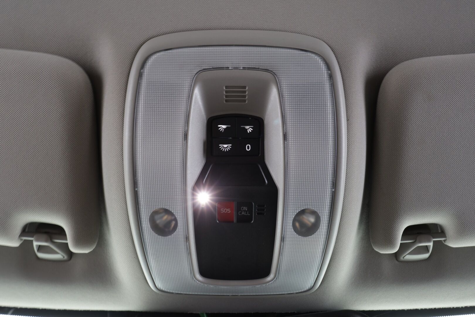 Volvo V70 2015 D4 AWD Classic Momentum * ACC / Webasto / Koukku / BLIS / Aktiiv.Xenon / Puolinahat / Navi / Ratinlämmitin / P.tutka * - Kahdet renkaat aluvanteilla / Hyvät varusteet - HULLUT AVAJAISHULINAT KORKOTARJOUS 3,29 %