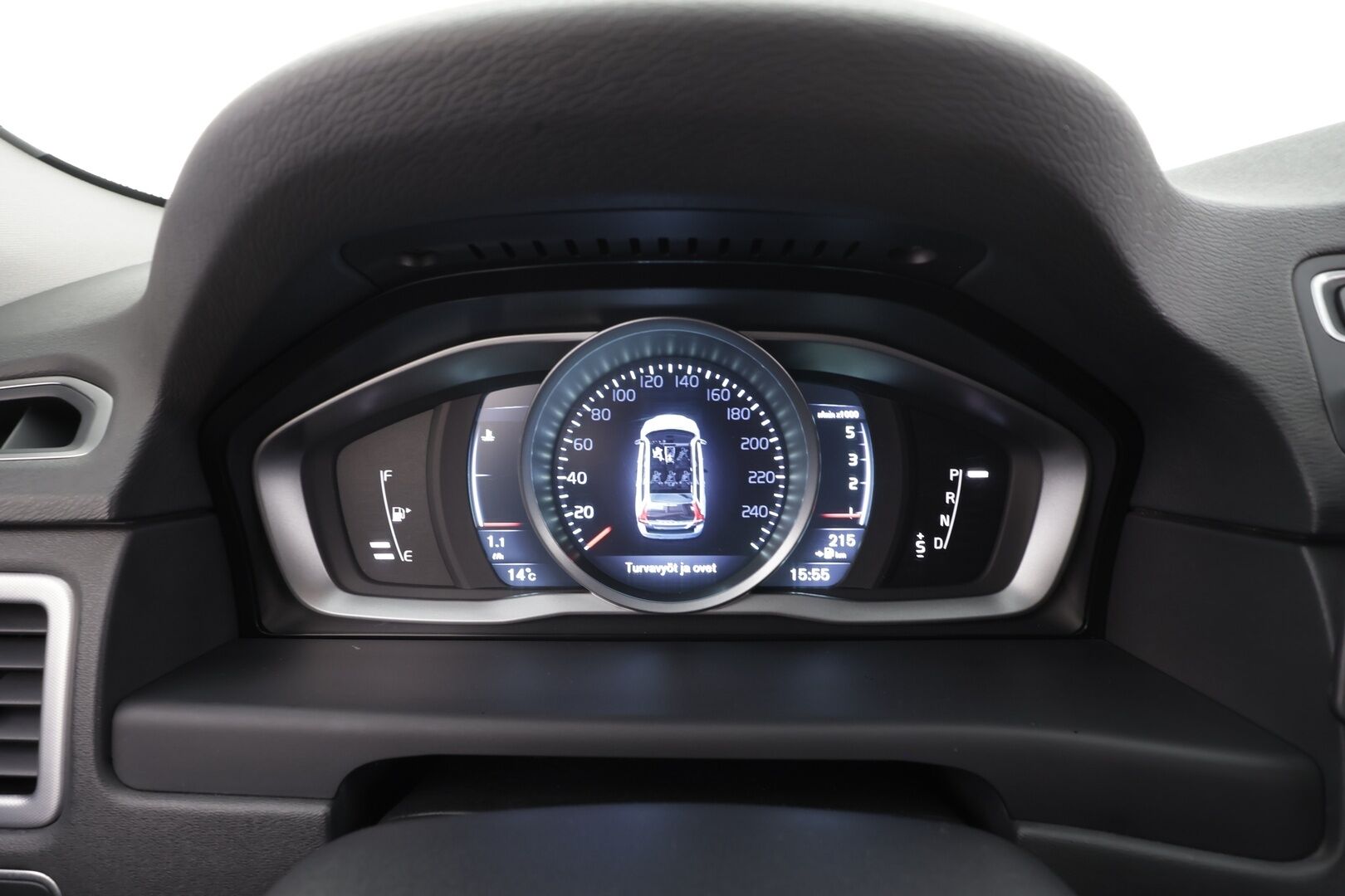 Volvo V70 2015 D4 AWD Classic Momentum * ACC / Webasto / Koukku / BLIS / Aktiiv.Xenon / Puolinahat / Navi / Ratinlämmitin / P.tutka * - Kahdet renkaat aluvanteilla / Hyvät varusteet - HULLUT AVAJAISHULINAT KORKOTARJOUS 3,29 %