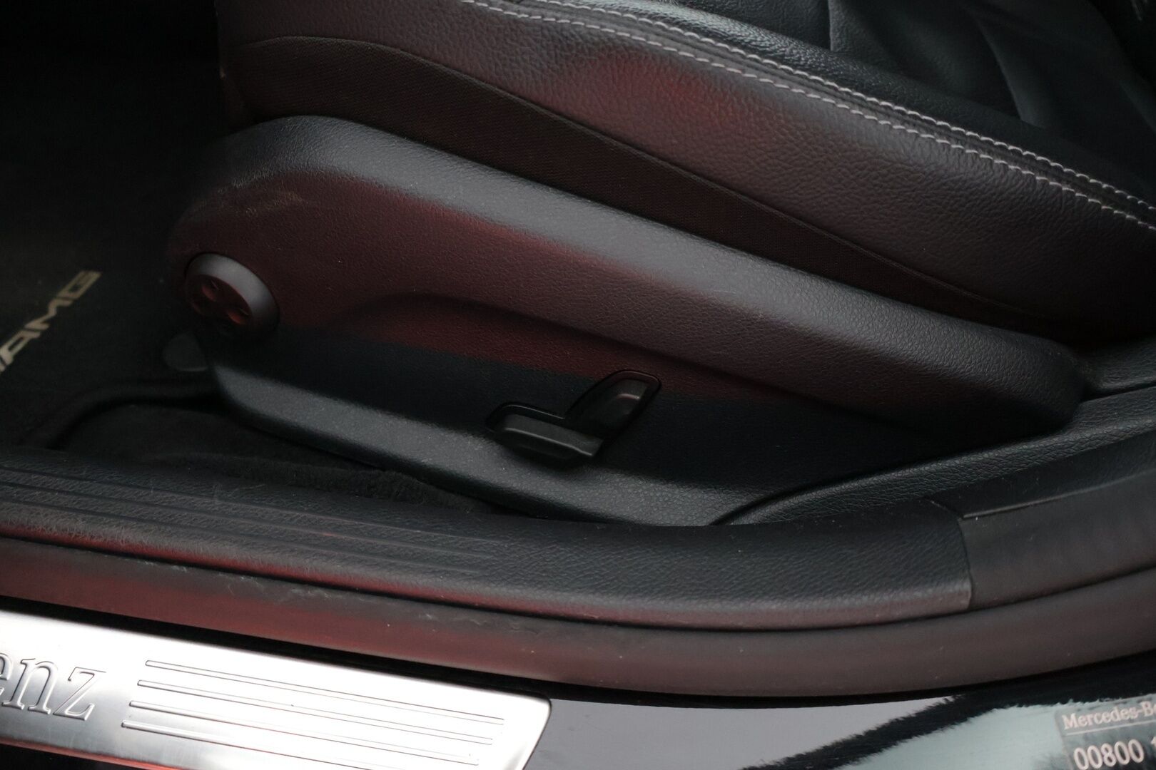 Mercedes-Benz C 2019 200 d A Business AMG * Peruutuskamera / Comand Navi / Lohkolämmitin / LED / Nahkasisusta * - * Näyttävä Facelift Suomi-auto / 2x renkaat ja vanteet * - HULLUT JOULUT KORKOTARJOUS 2,49% 