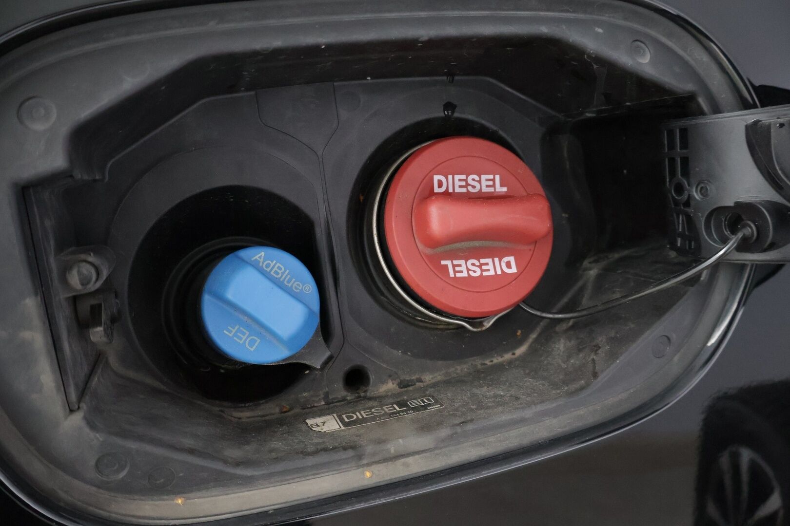 Mercedes-Benz C 2019 200 d A Business AMG * Peruutuskamera / Comand Navi / Lohkolämmitin / LED / Nahkasisusta * - * Näyttävä Facelift Suomi-auto / 2x renkaat ja vanteet * - HULLUT JOULUT KORKOTARJOUS 2,49% 