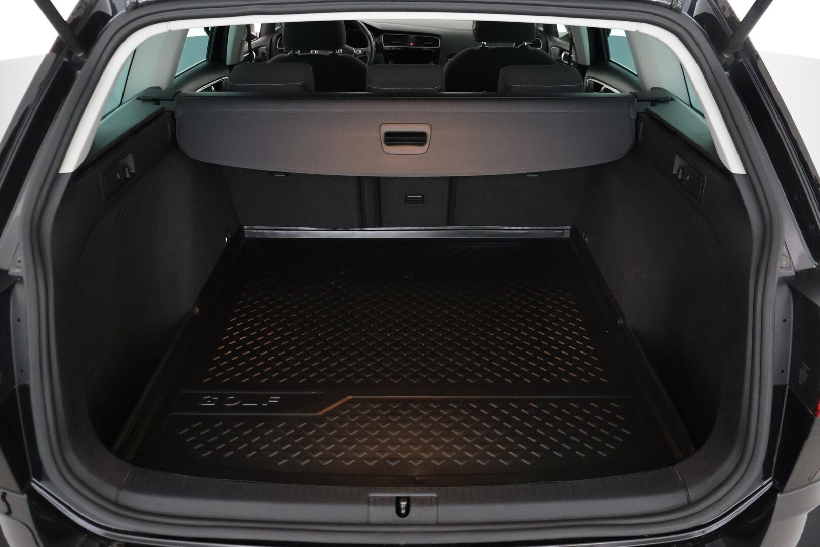 Volkswagen Golf 2019 Variant Highline 1,5 TSI EVO 96 kW DSG-aut ** Digimittaristo / Webasto / Adapt. vakkari / P.kamera / Keyless / Navi ** - Suomiauto / Merkkihuollettu / Apple&Android