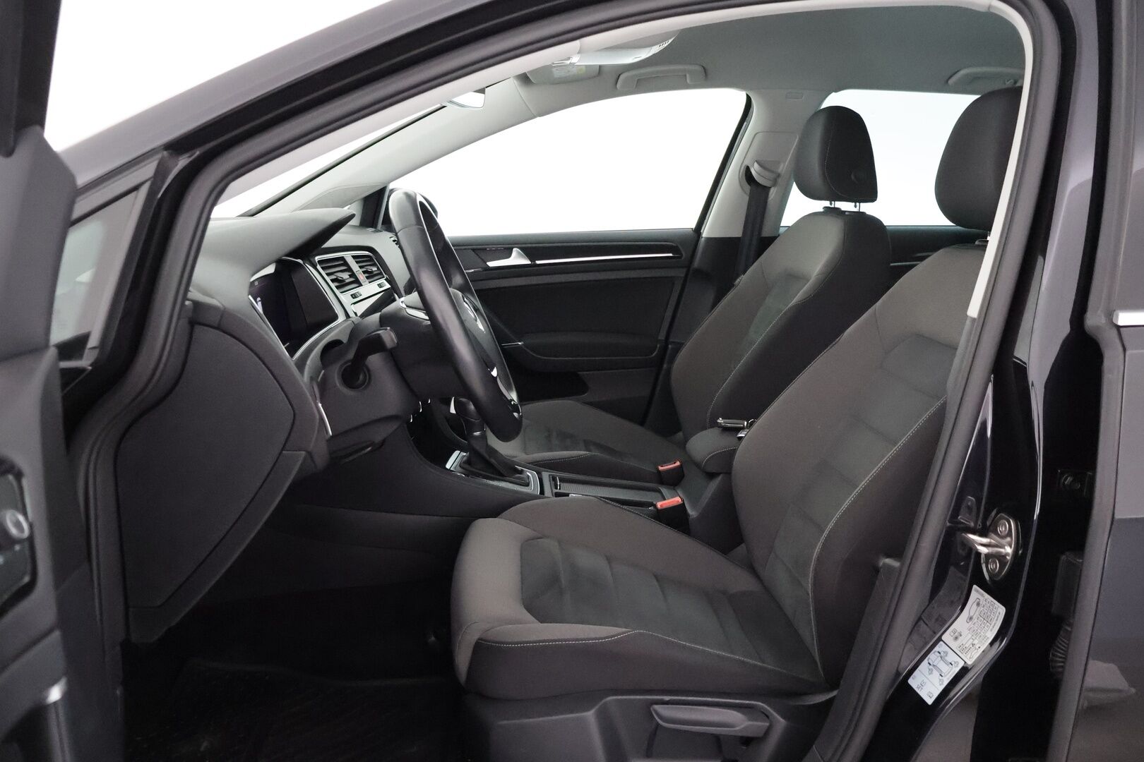 Volkswagen Golf 2019 Variant Highline 1,5 TSI EVO 96 kW DSG-aut ** Digimittaristo / Webasto / Adapt. vakkari / P.kamera / Keyless / Navi ** - Suomiauto / Merkkihuollettu / Apple&Android