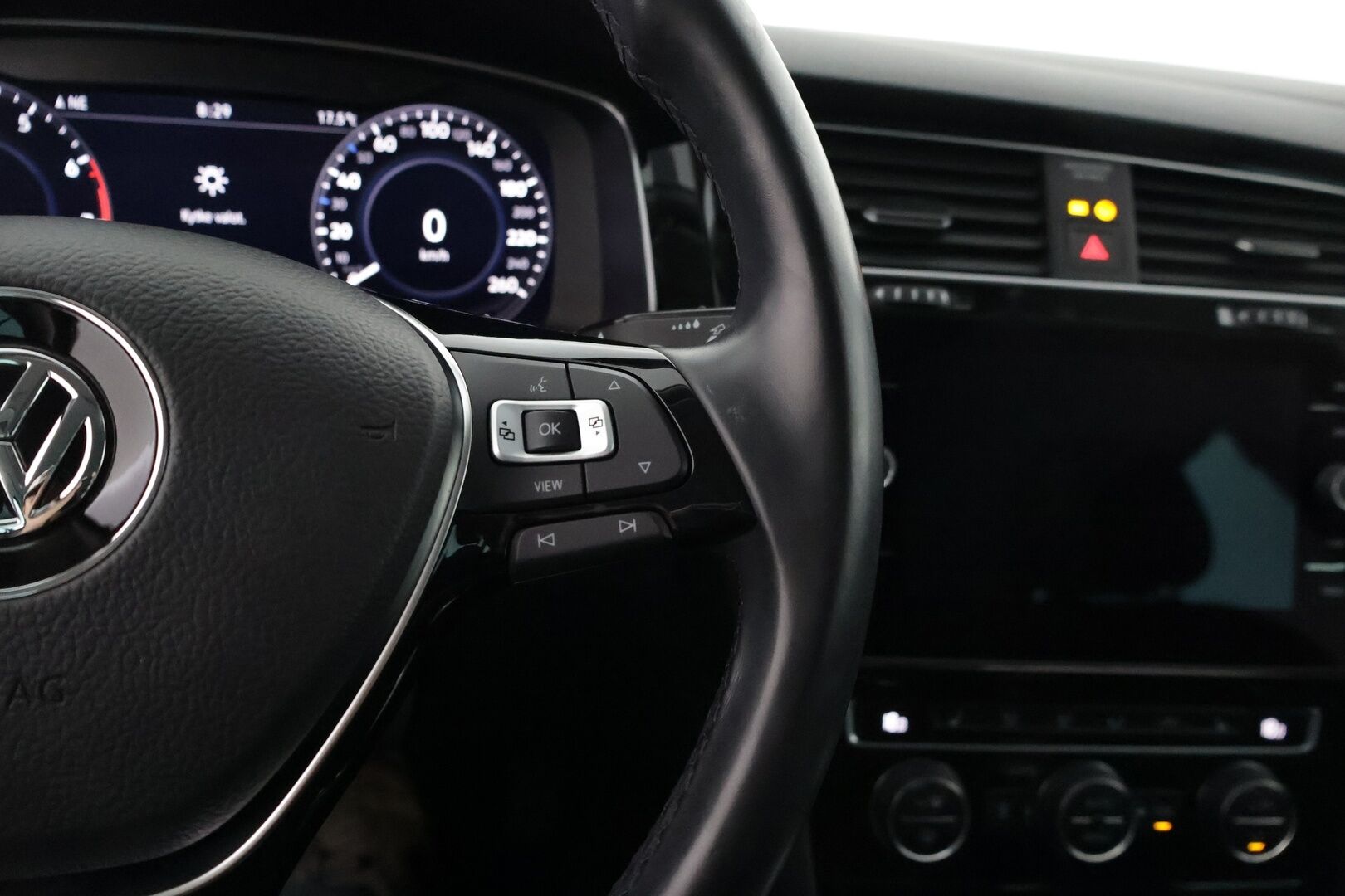 Volkswagen Golf 2019 Variant Highline 1,5 TSI EVO 96 kW DSG-aut ** Digimittaristo / Webasto / Adapt. vakkari / P.kamera / Keyless / Navi ** - Suomiauto / Merkkihuollettu / Apple&Android