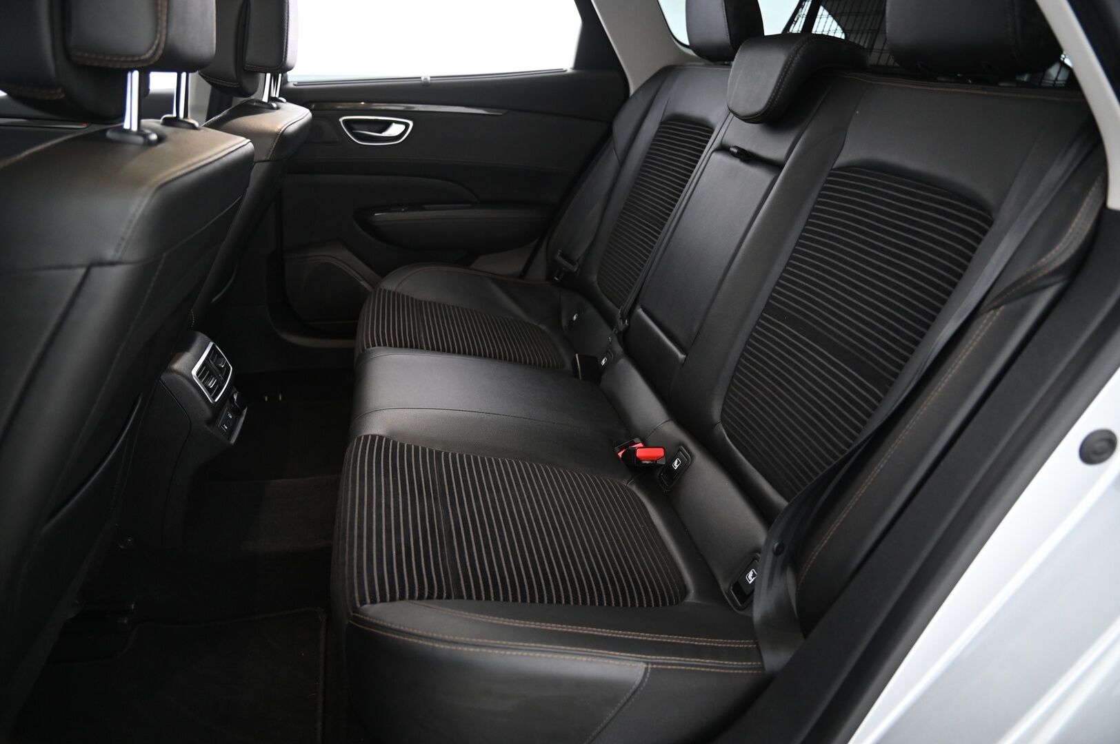 Renault Talisman 2019 Sport Tourer TCe 160 EDC7-aut Intens *Hierovat penkit / ACC / Suomi-auto* - *Juuri saapunut / 2x renkaat*