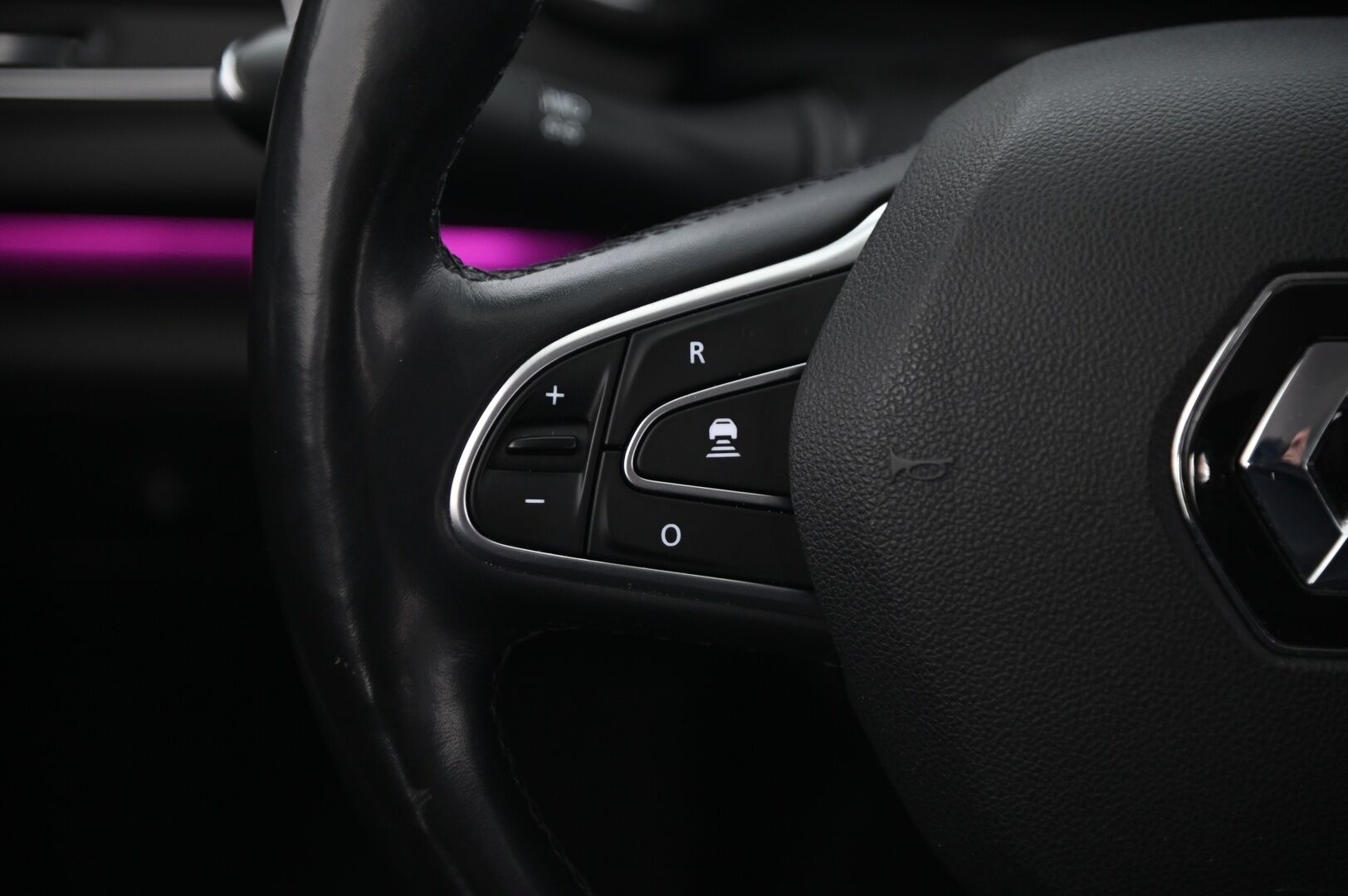 Renault Talisman 2019 Sport Tourer TCe 160 EDC7-aut Intens *Hierovat penkit / ACC / Suomi-auto* - *Juuri saapunut / 2x renkaat*