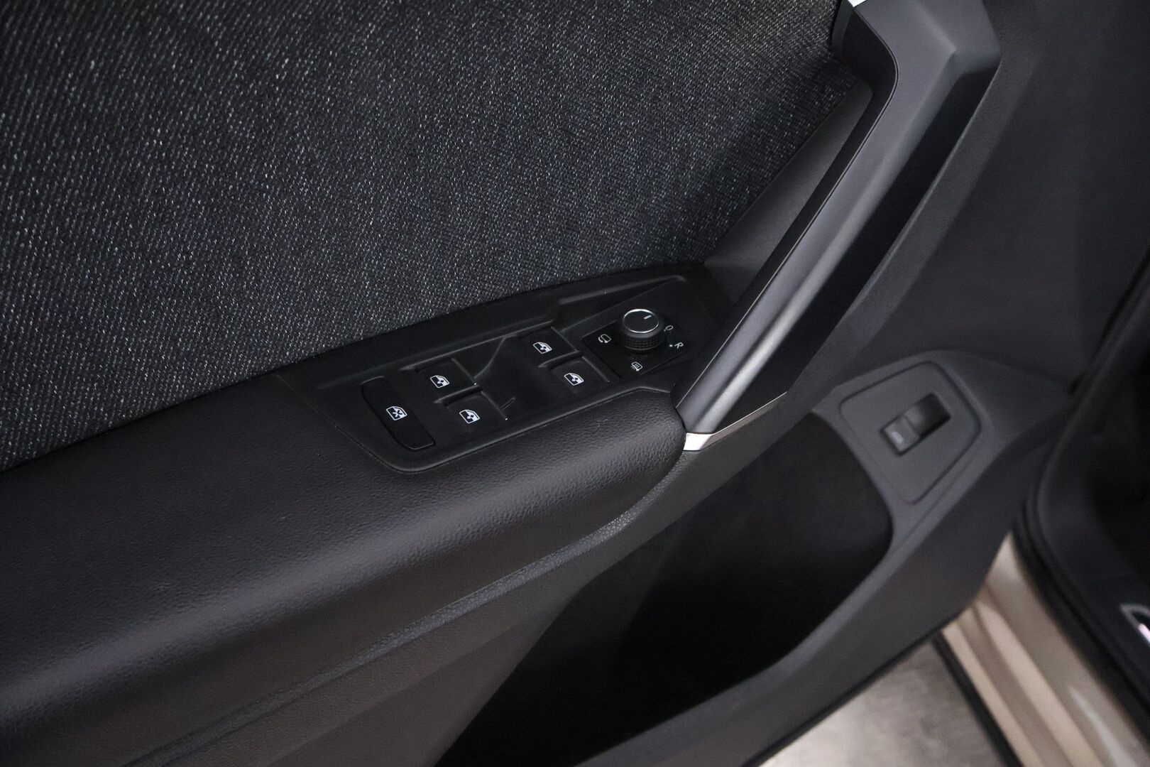 Seat Tarraco 2019 2,0 TDI 150 4DRIVE Xcellence DSG 7-Paikkainen - 7P -Suomiauto / Webasto / Adapt.Vakkari / Digimittari / Peruutuskamera / Puolinahkasisusta / Vetokoukku / LED / Juuri tullut!