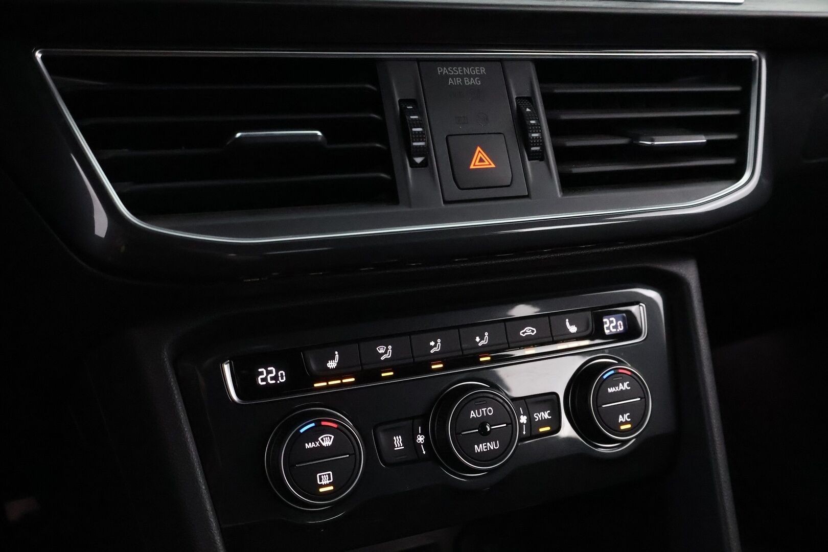 Seat Tarraco 2019 2,0 TDI 150 4DRIVE Xcellence DSG 7-Paikkainen - 7P -Suomiauto / Webasto / Adapt.Vakkari / Digimittari / Peruutuskamera / Puolinahkasisusta / Vetokoukku / LED / Juuri tullut!