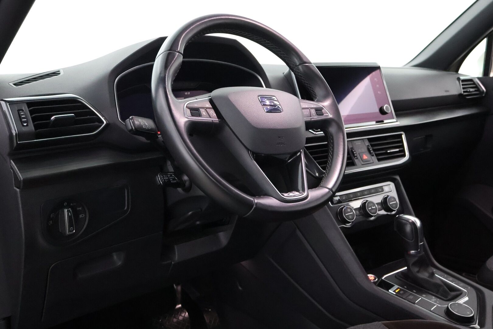 Seat Tarraco 2019 2,0 TDI 150 4DRIVE Xcellence DSG 7-Paikkainen - 7P -Suomiauto / Webasto / Adapt.Vakkari / Digimittari / Peruutuskamera / Puolinahkasisusta / Vetokoukku / LED / Juuri tullut!