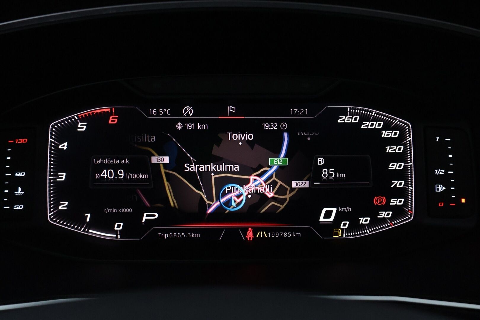 Seat Tarraco 2019 2,0 TDI 150 4DRIVE Xcellence DSG 7-Paikkainen - 7P -Suomiauto / Webasto / Adapt.Vakkari / Digimittari / Peruutuskamera / Puolinahkasisusta / Vetokoukku / LED / Juuri tullut!