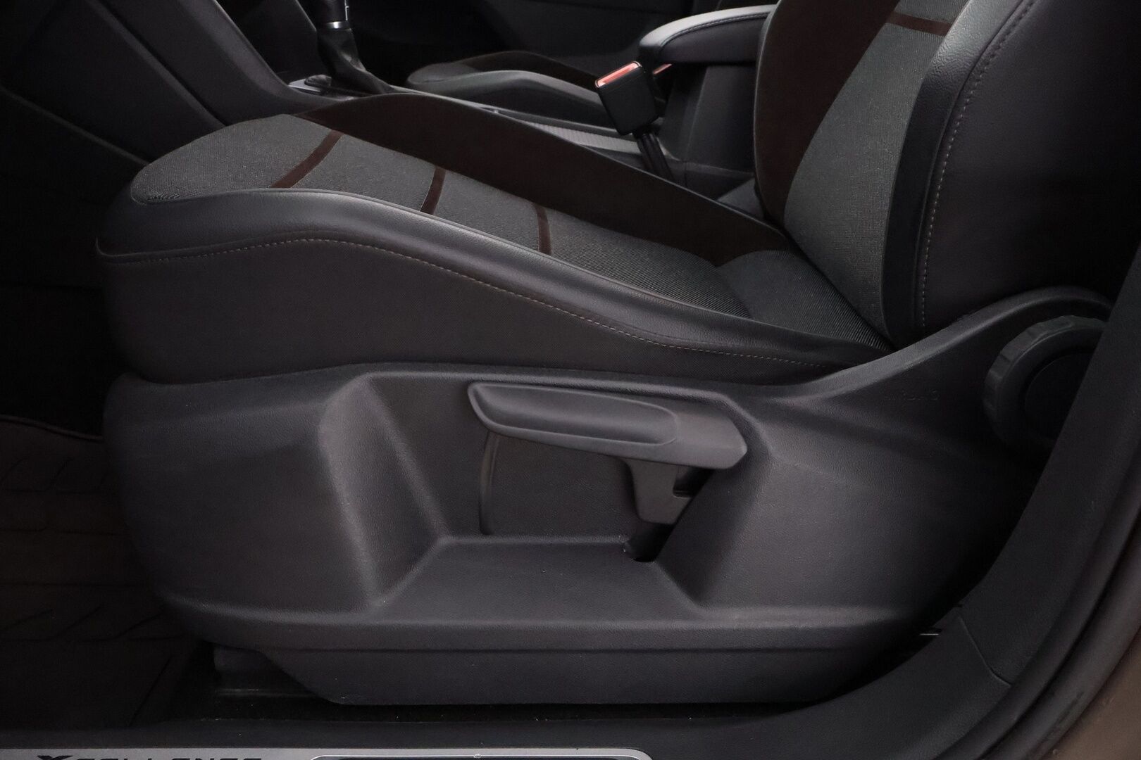 Seat Tarraco 2019 2,0 TDI 150 4DRIVE Xcellence DSG 7-Paikkainen - 7P -Suomiauto / Webasto / Adapt.Vakkari / Digimittari / Peruutuskamera / Puolinahkasisusta / Vetokoukku / LED / Juuri tullut!