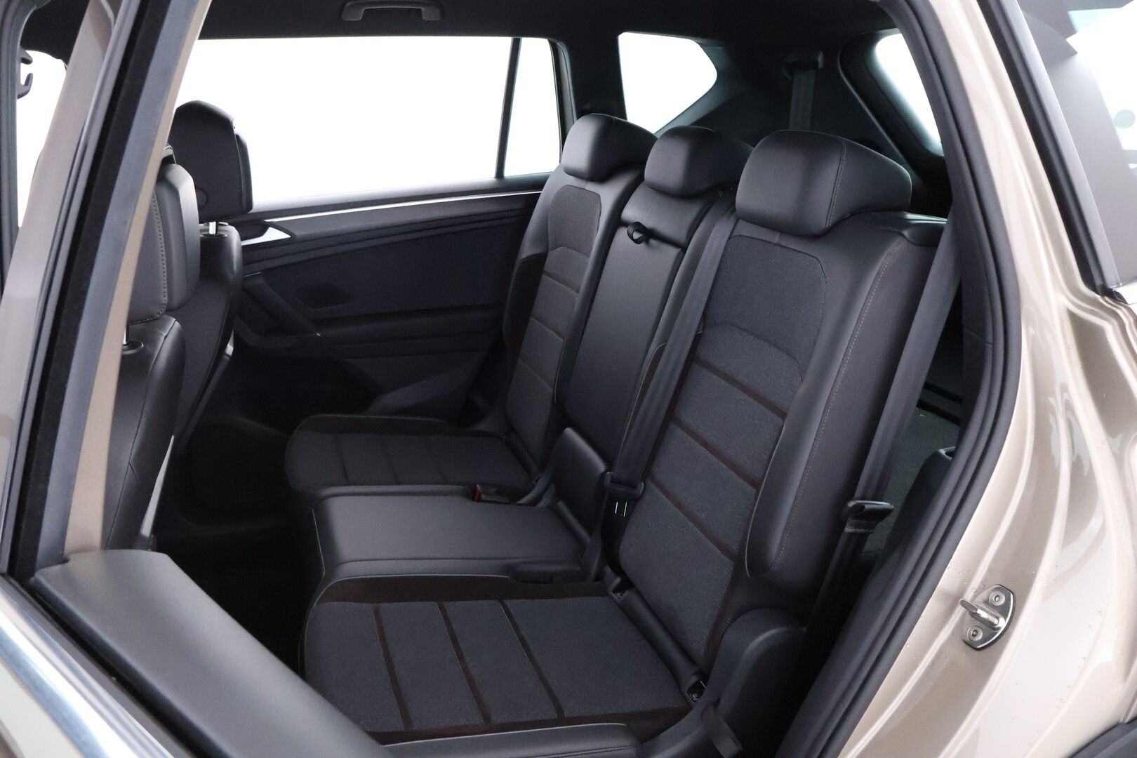 Seat Tarraco 2019 2,0 TDI 150 4DRIVE Xcellence DSG 7-Paikkainen - 7P -Suomiauto / Webasto / Adapt.Vakkari / Digimittari / Peruutuskamera / Puolinahkasisusta / Vetokoukku / LED / Juuri tullut!
