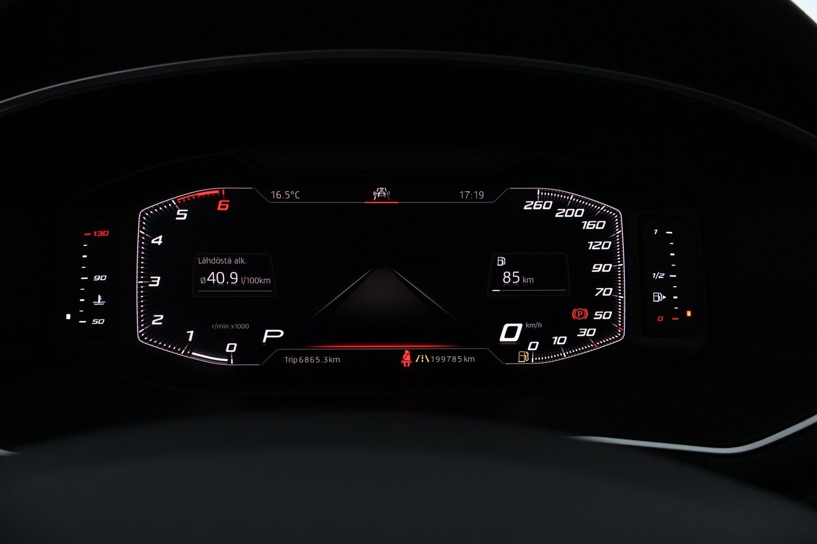 Seat Tarraco 2019 2,0 TDI 150 4DRIVE Xcellence DSG 7-Paikkainen - 7P -Suomiauto / Webasto / Adapt.Vakkari / Digimittari / Peruutuskamera / Puolinahkasisusta / Vetokoukku / LED / Juuri tullut!