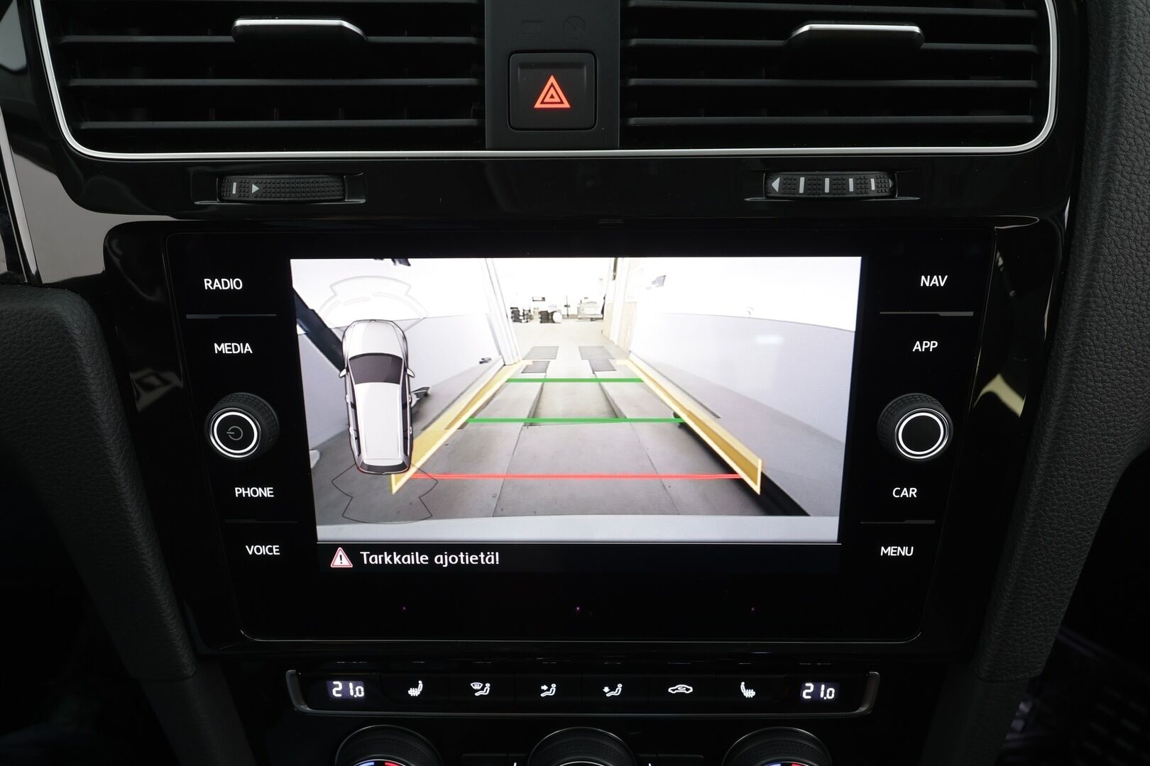 Volkswagen Golf 2019 Variant Highline 1,5 TSI EVO 96 kW DSG * ACC / Webasto / Koukku / Adapt.LED / P.kamera / Hierova penkki * - 1-om Suomi-auto / Kahdet renkaat aluvanteilla 